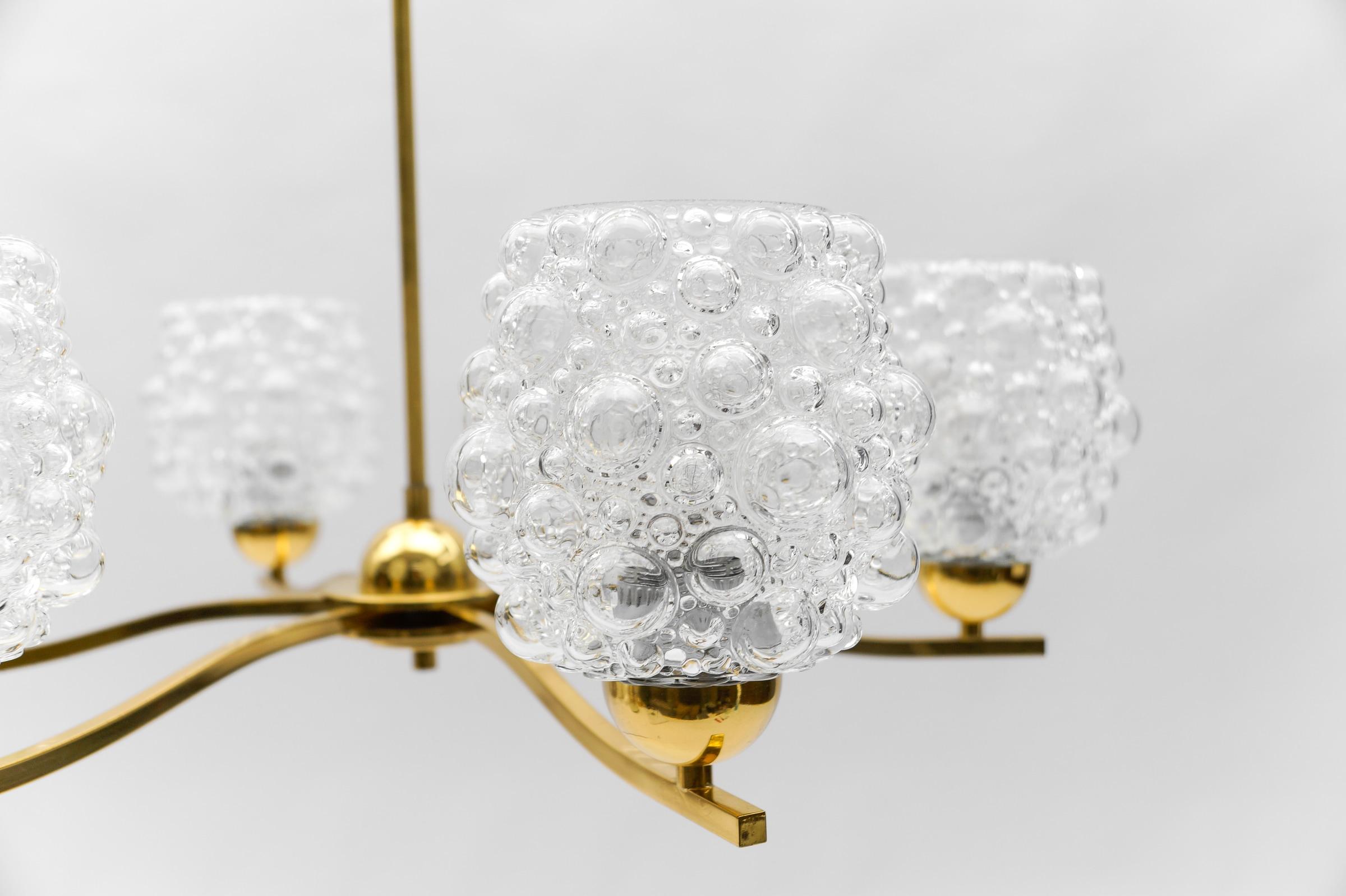 Elegante lampada da soffitto in vetro a bolle di Helena Tynell, Germania, 1960 in vendita 2