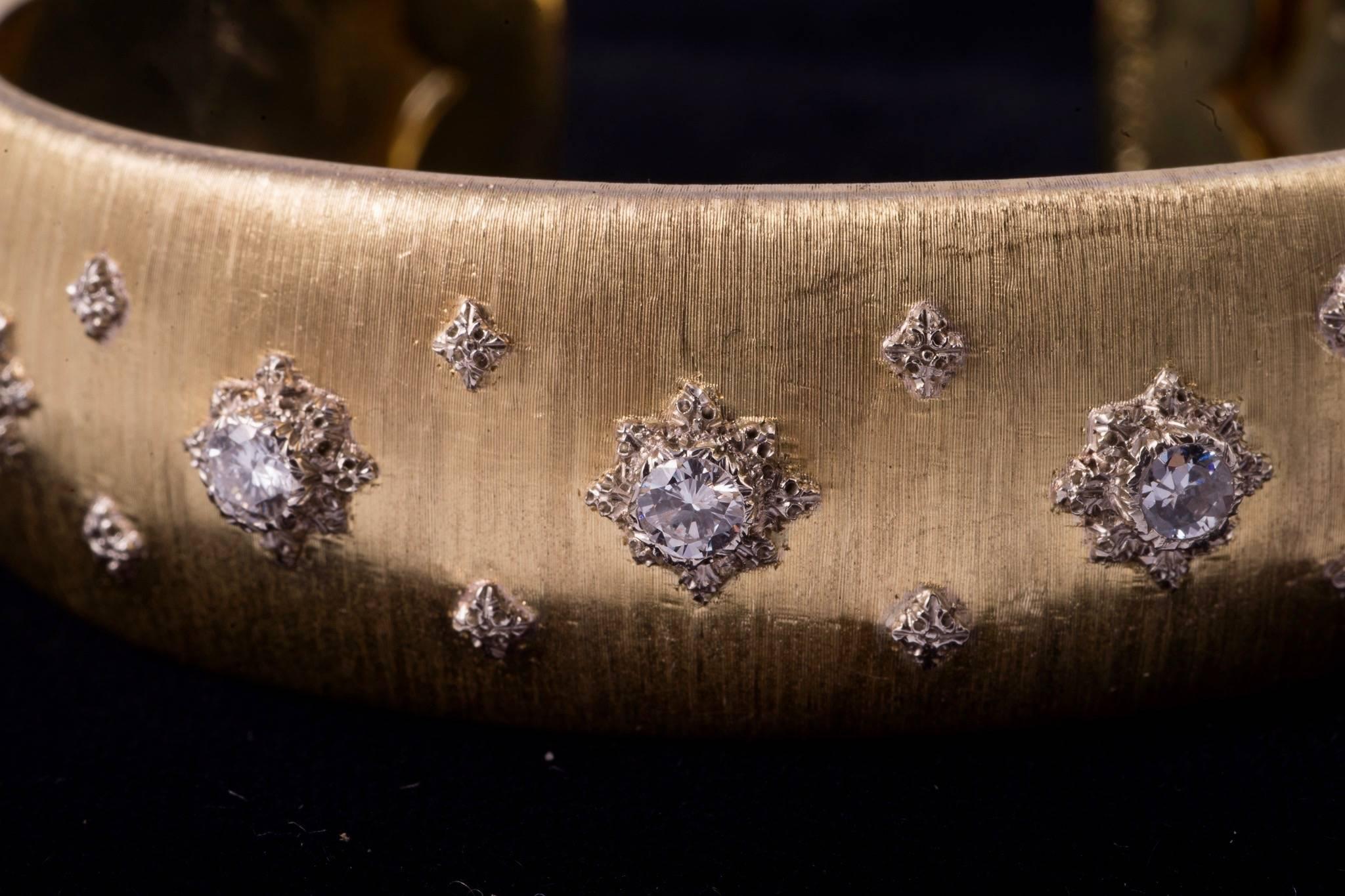 Renaissance Elegant Buccellati Gold and Diamond Bangle Bracelet