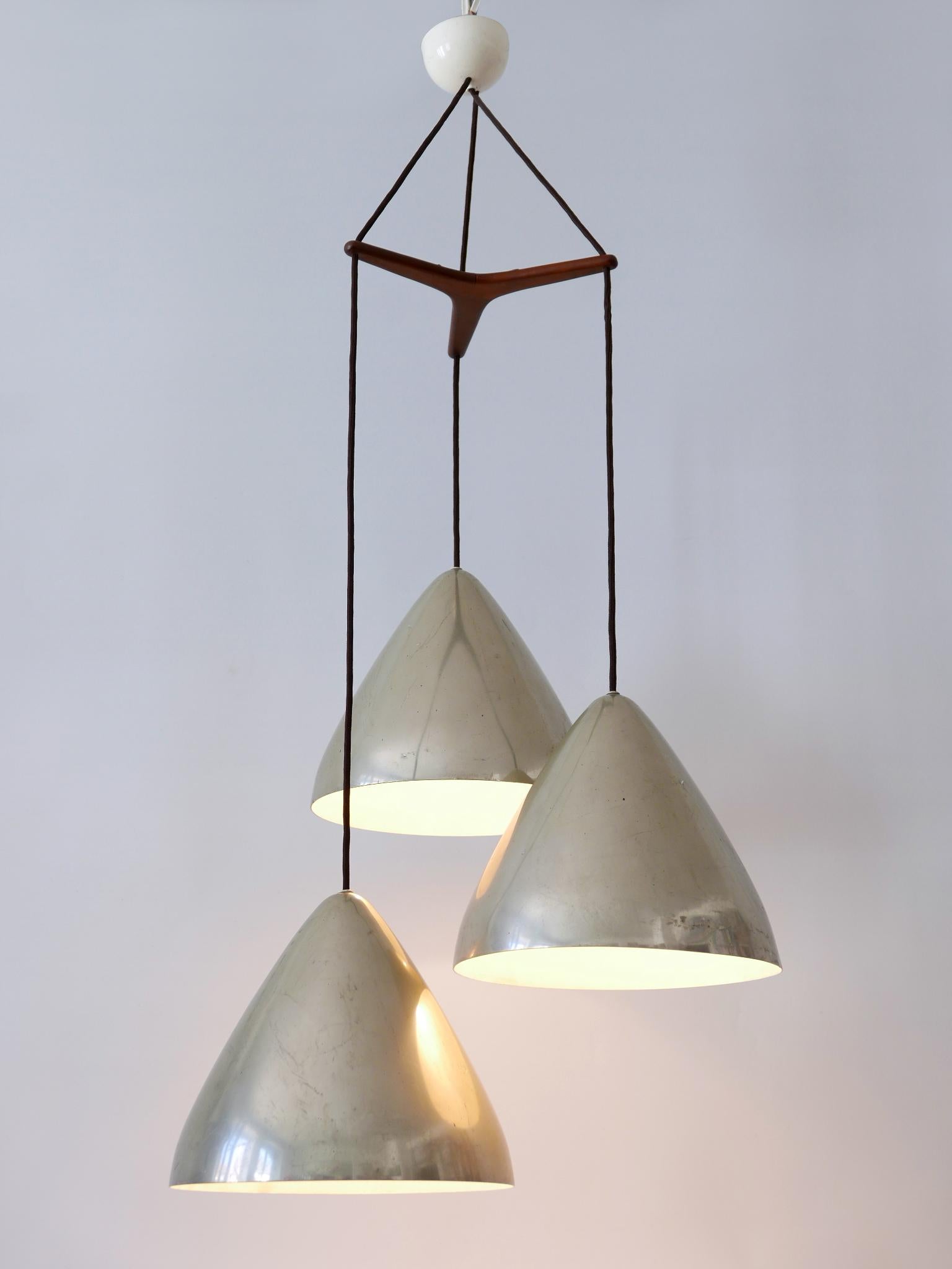 Finlandais Elegante lampe à suspension Cascade par Lisa Johansson-Pape pour Orno Finland 1960s en vente
