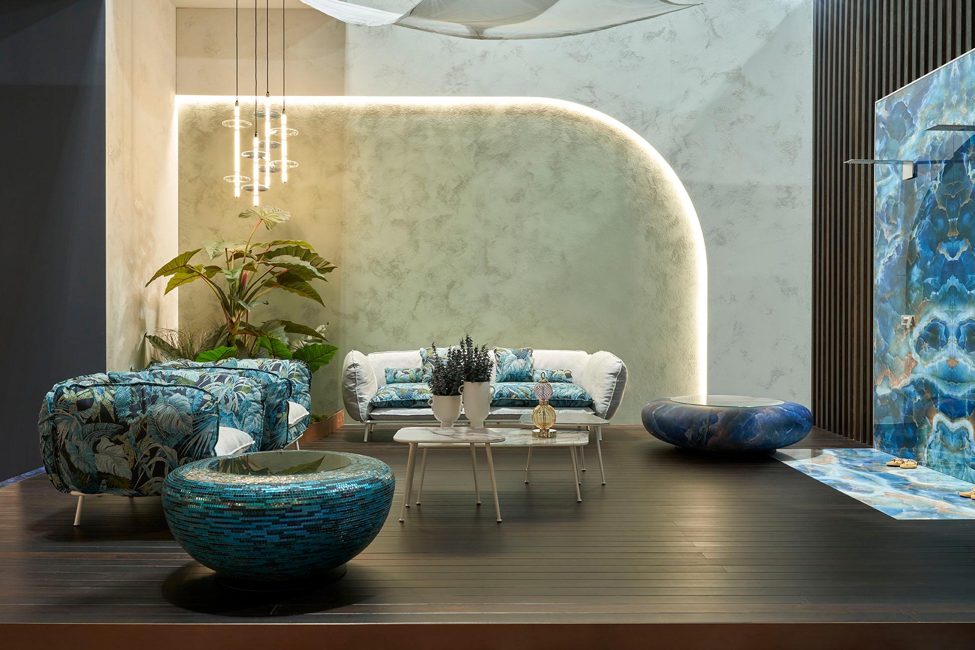 Eleganza del vetro della lampada da soffitto disponibile in blu mare - trasparente - ametista In condizioni Nuovo in vendita a London, GB