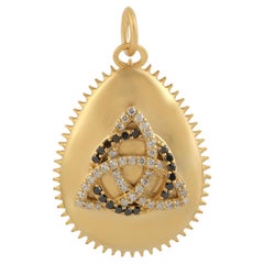Élégant pendentif Trinity nœud celtique en or 14 carats avec diamants noirs et blancs