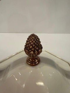Elegante secchiello per il ghiaccio in porcellana con stemma, firmato Ernest John