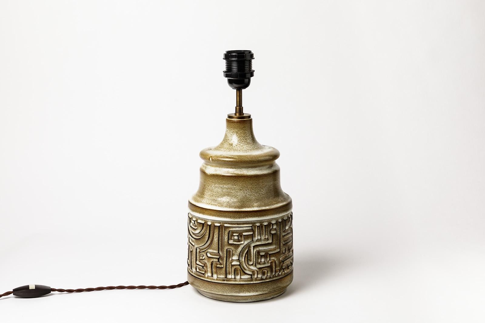 Tischlampe aus Keramik mit geometrischer Dekoration von Marius Bessone (Moderne der Mitte des Jahrhunderts) im Angebot