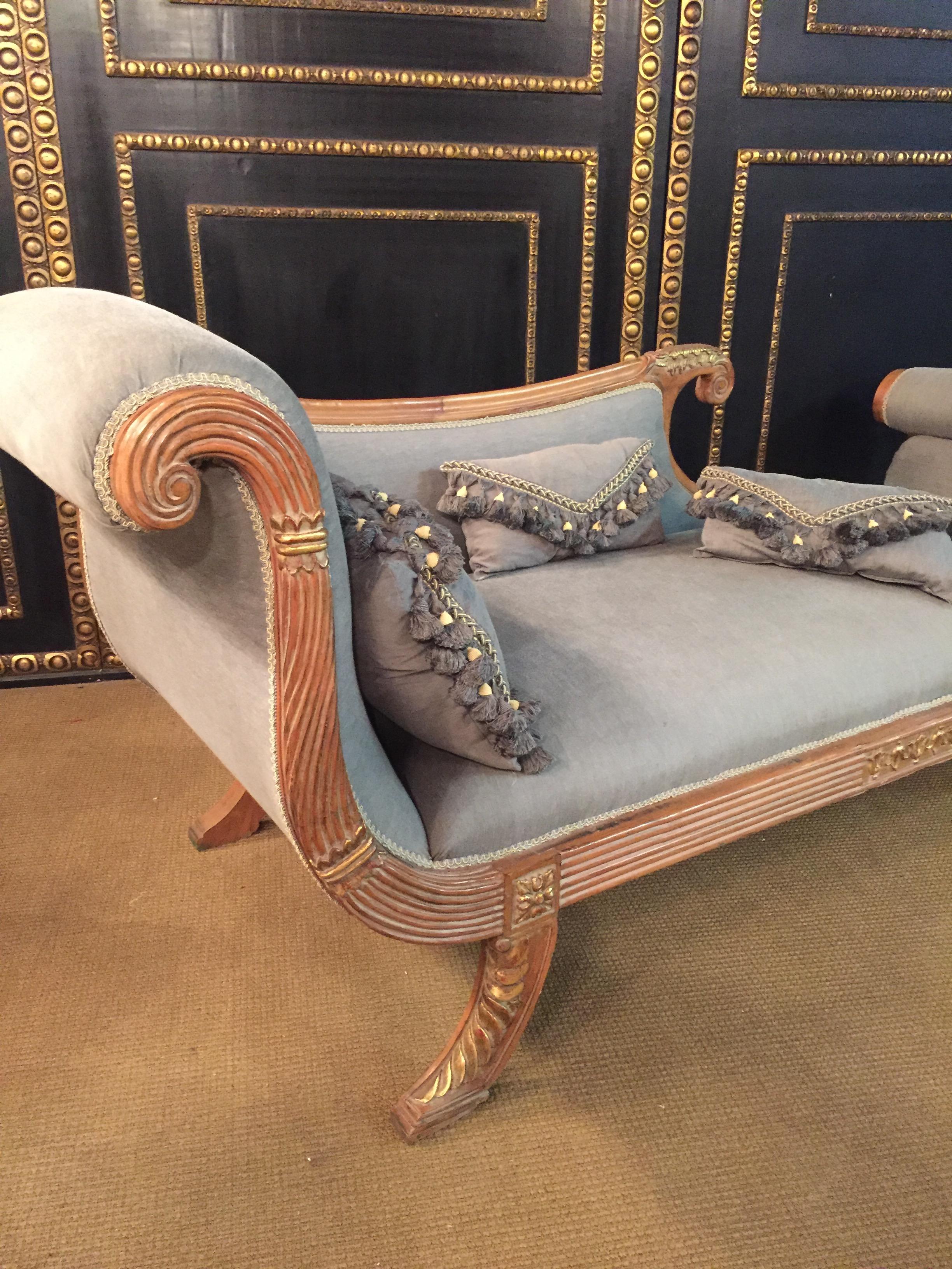 Elegant classic Chaise Longue in antique Empire Style beech hand crafted For Sale 4