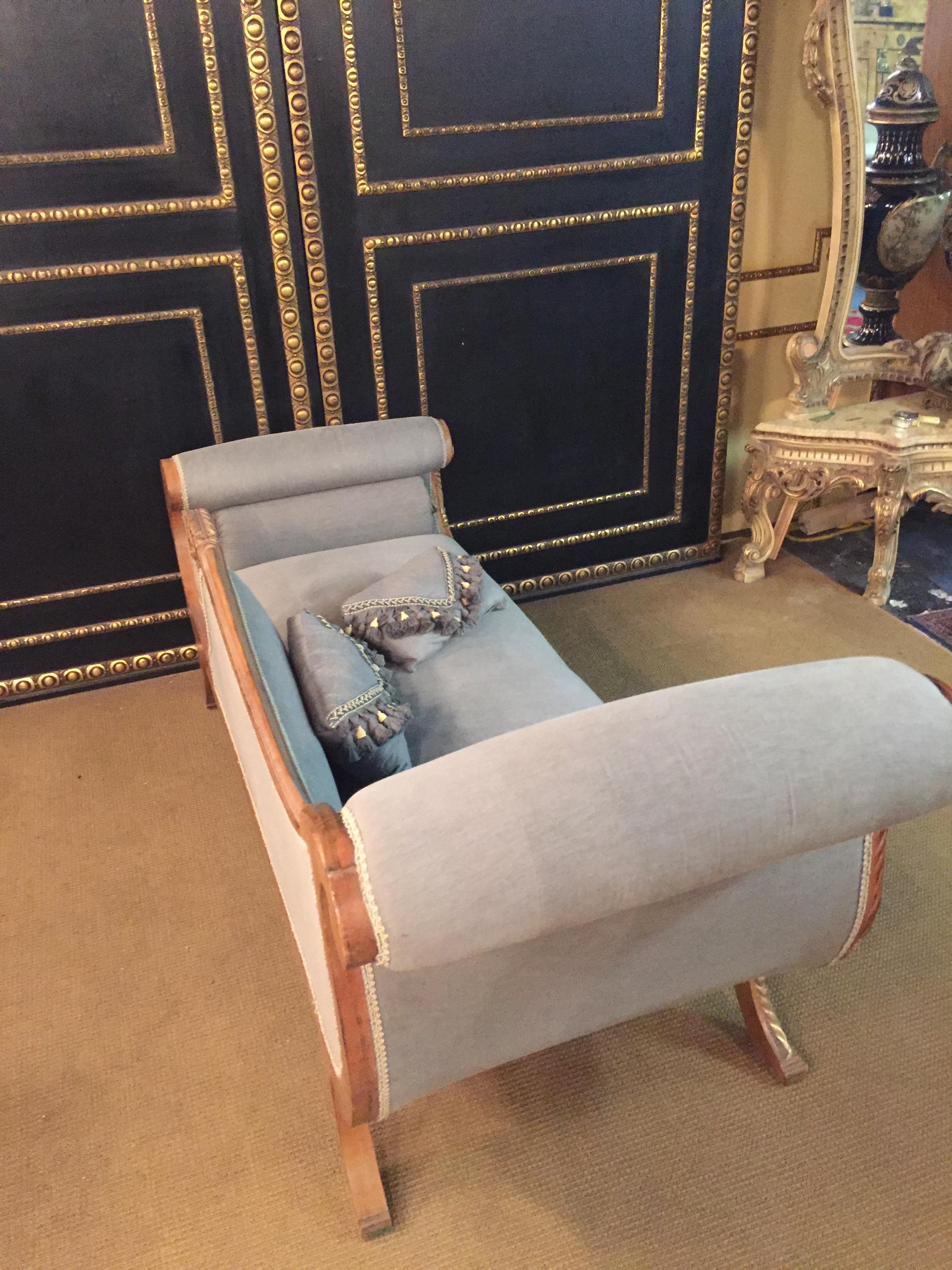Elegante klassische Chaise Longue in antiker Buche im Empire-Stil, handgefertigt im Angebot 10