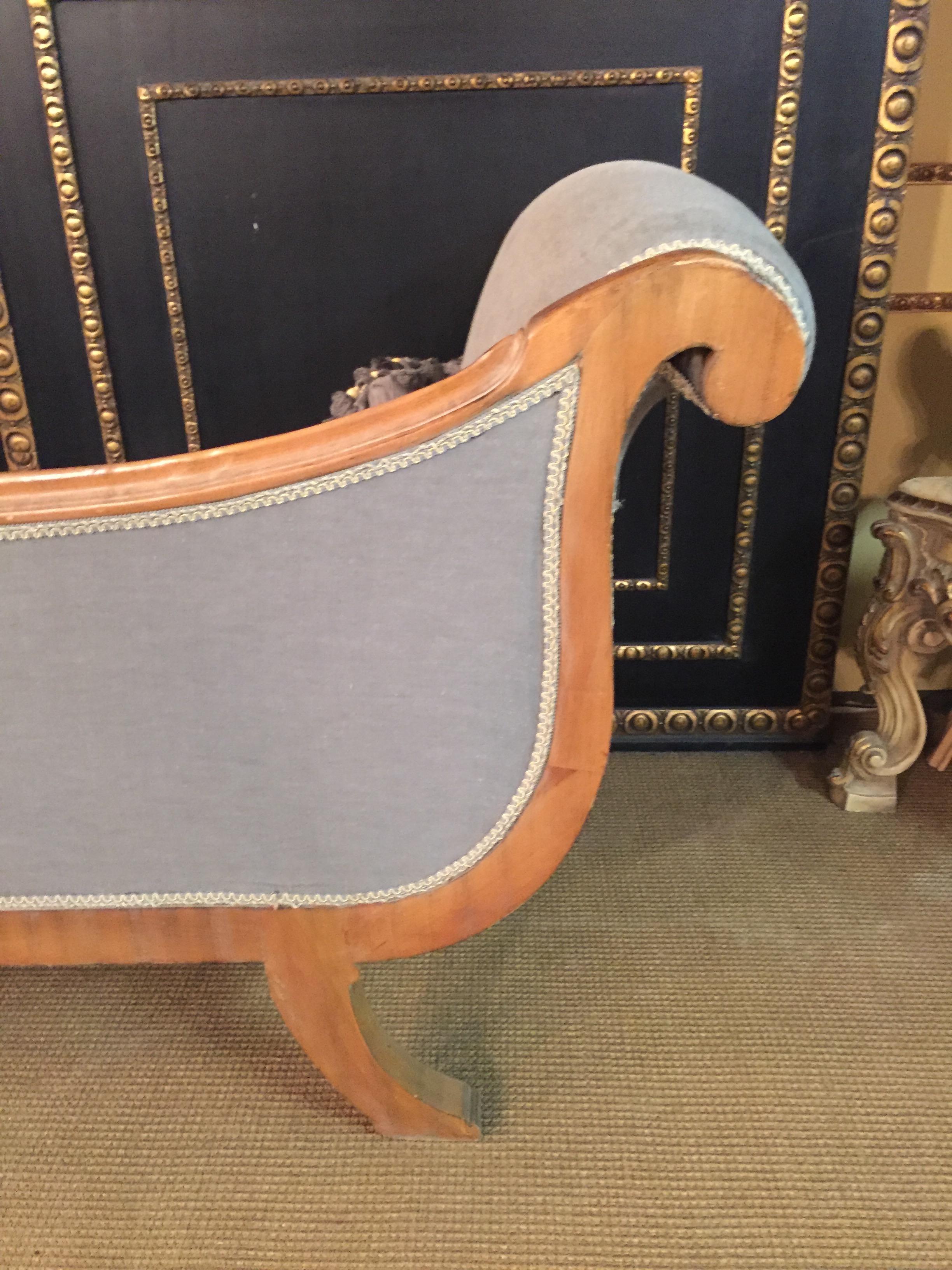 Elegante klassische Chaise Longue in antiker Buche im Empire-Stil, handgefertigt im Angebot 13
