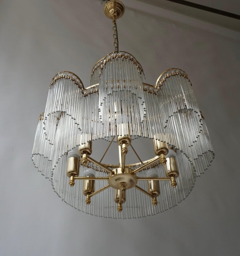 Elegant Chandelier in Brass and Glass For Sale 5