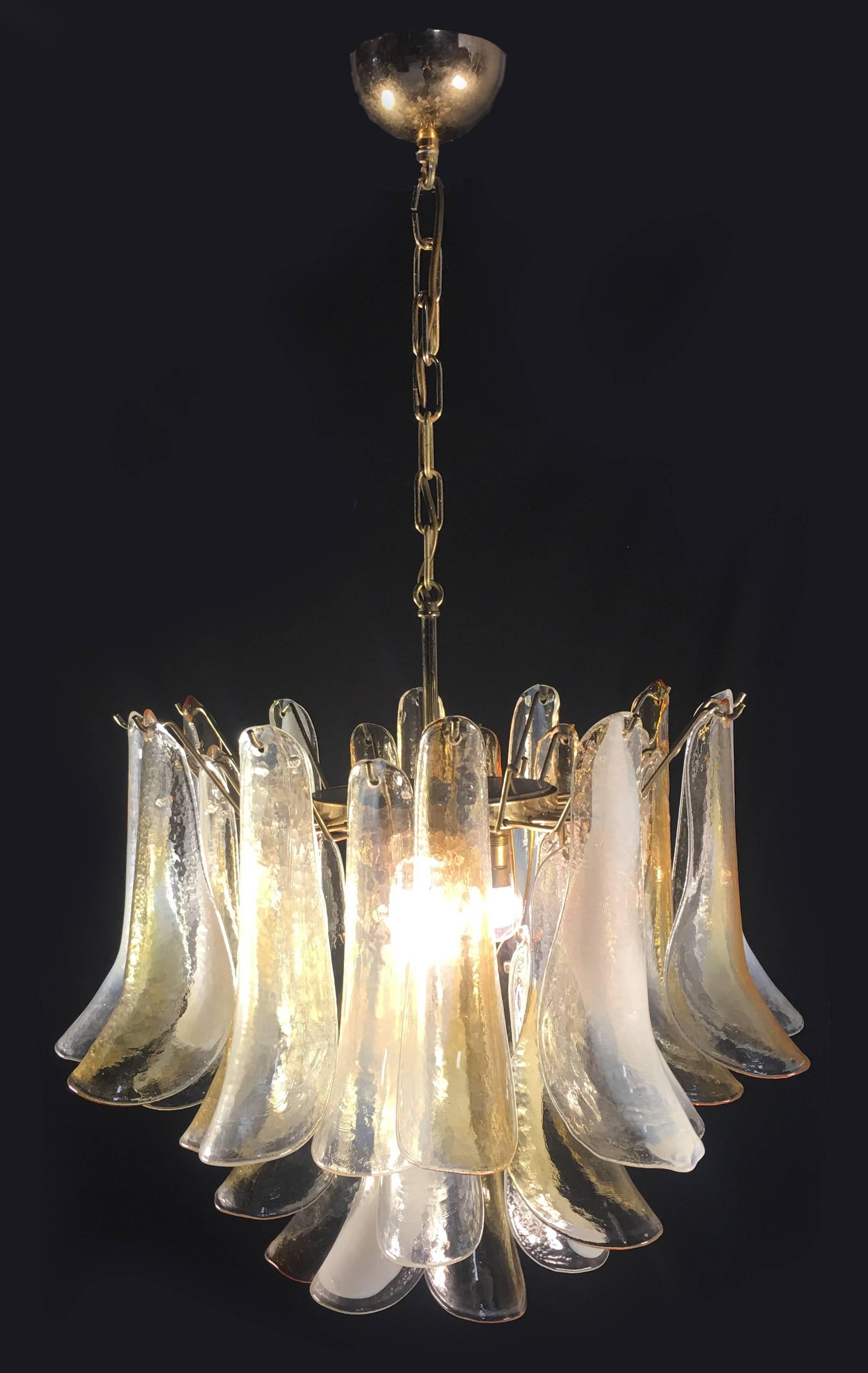 Elegante  Lampadario Petali bianchi e ambra, Murano, anni '90 in vendita 3