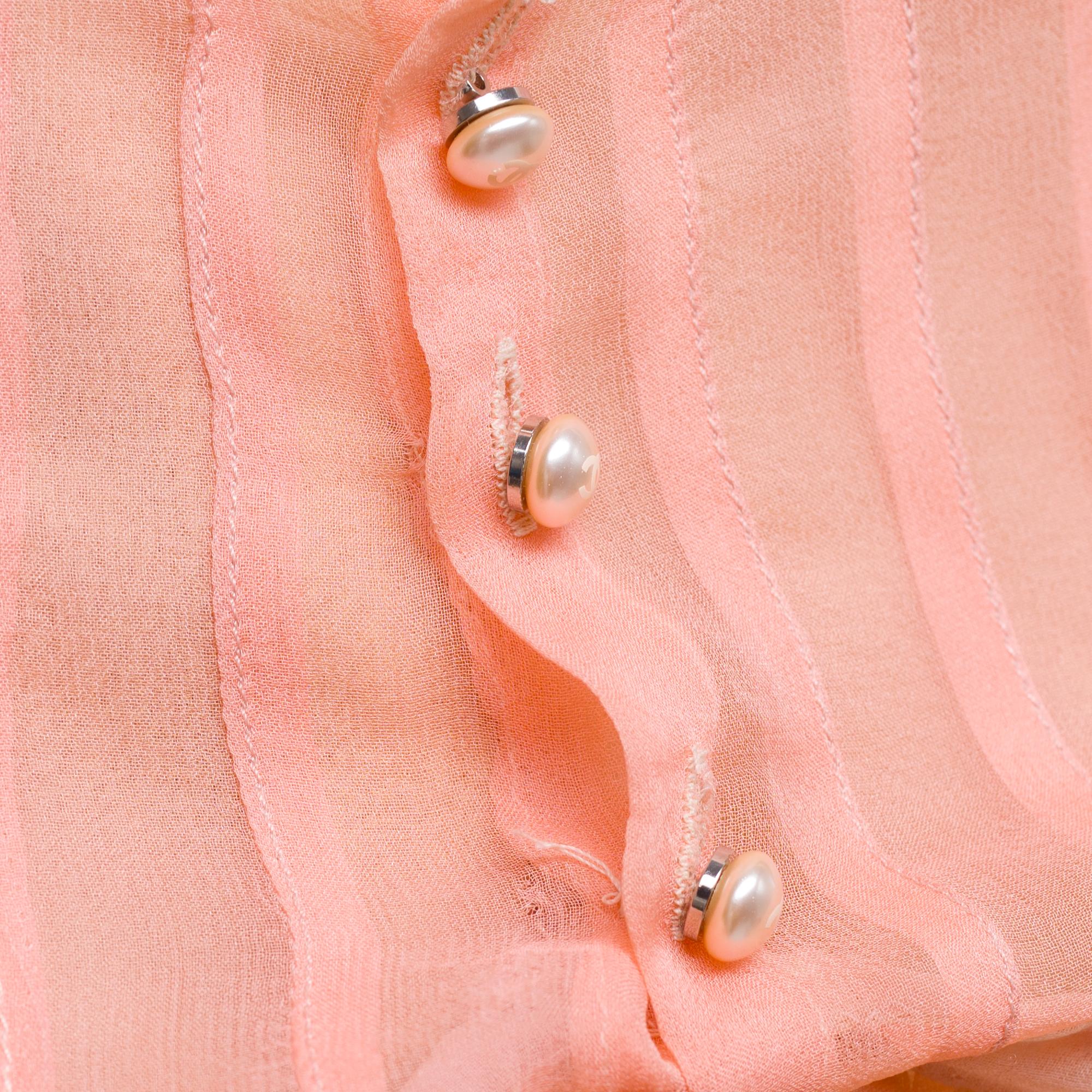 Elegant Chanel 100% Silk Pleated Dress with Rose Detail In Good Condition For Sale In Paris, IDF