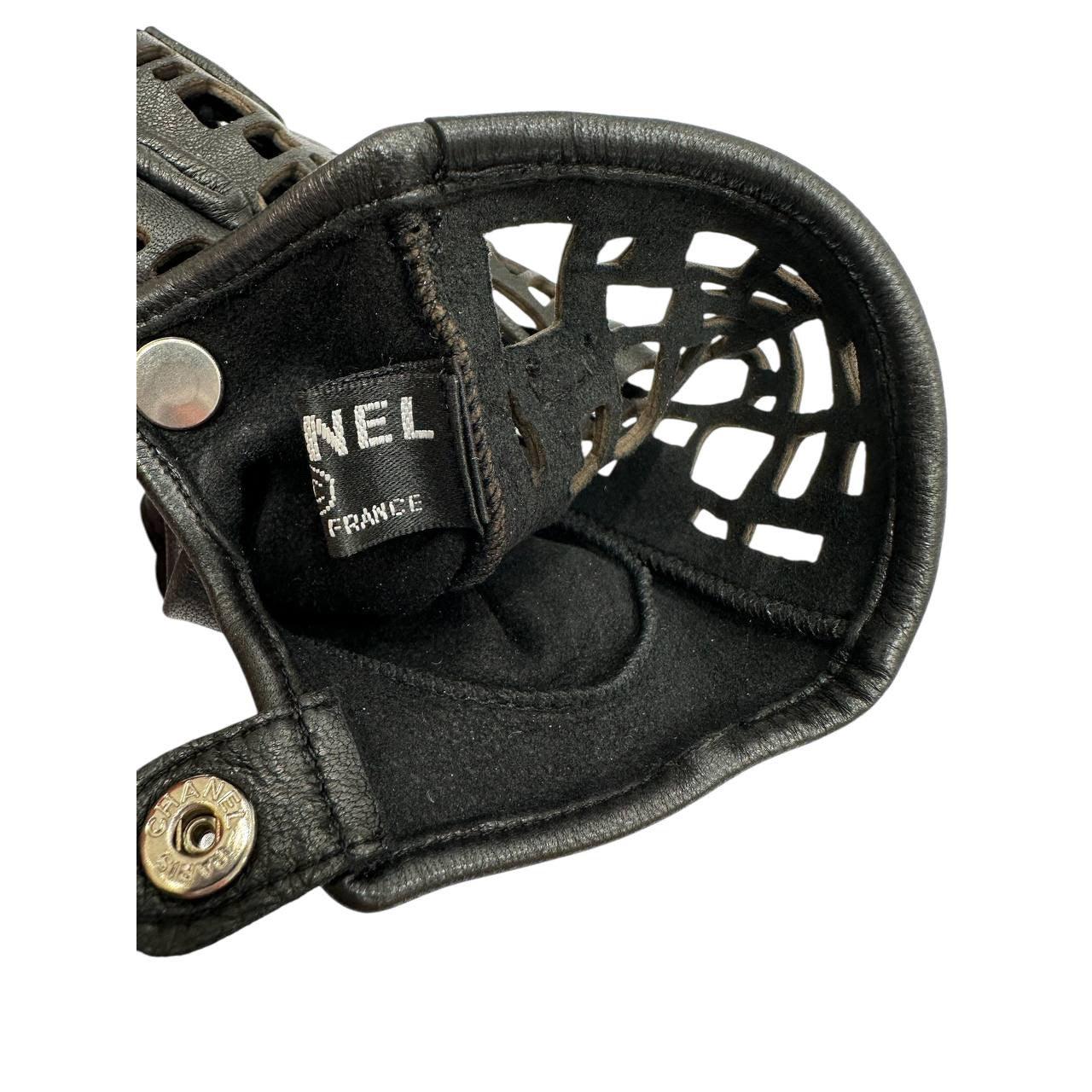 Black Elegant Chanel CC Laser Cut Detail Fingerless Gloves Sz.7.5 For Sale