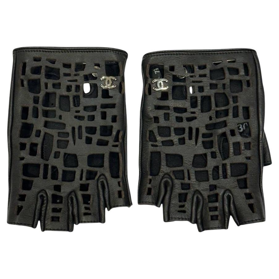 Elegance Chanel CC Laser Cut Detail Guanti senza dita Sz.7.5