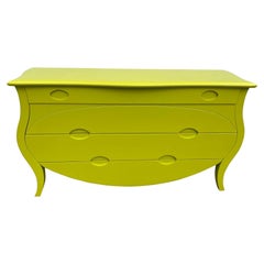 Elegante cassettiera in stile Bombay Chartreuse