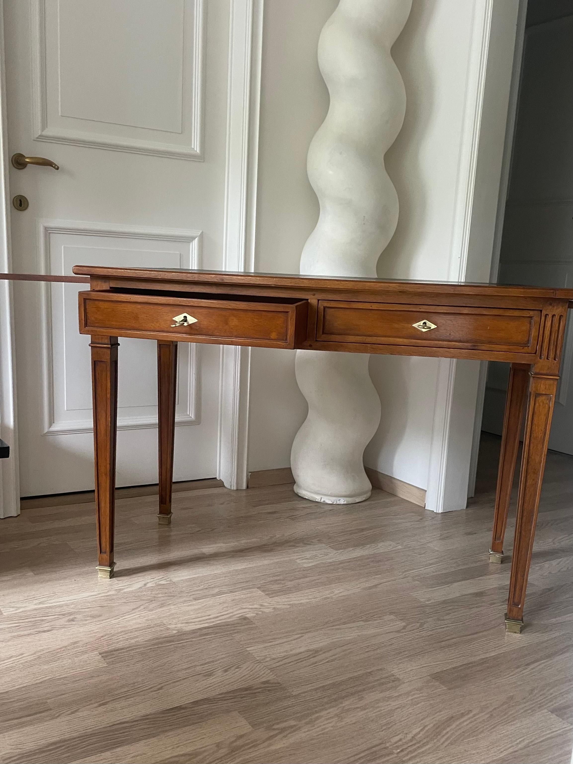 Ottone Eleganza della scrivania in Wood della Maison Jansen, Francia 1950. in vendita