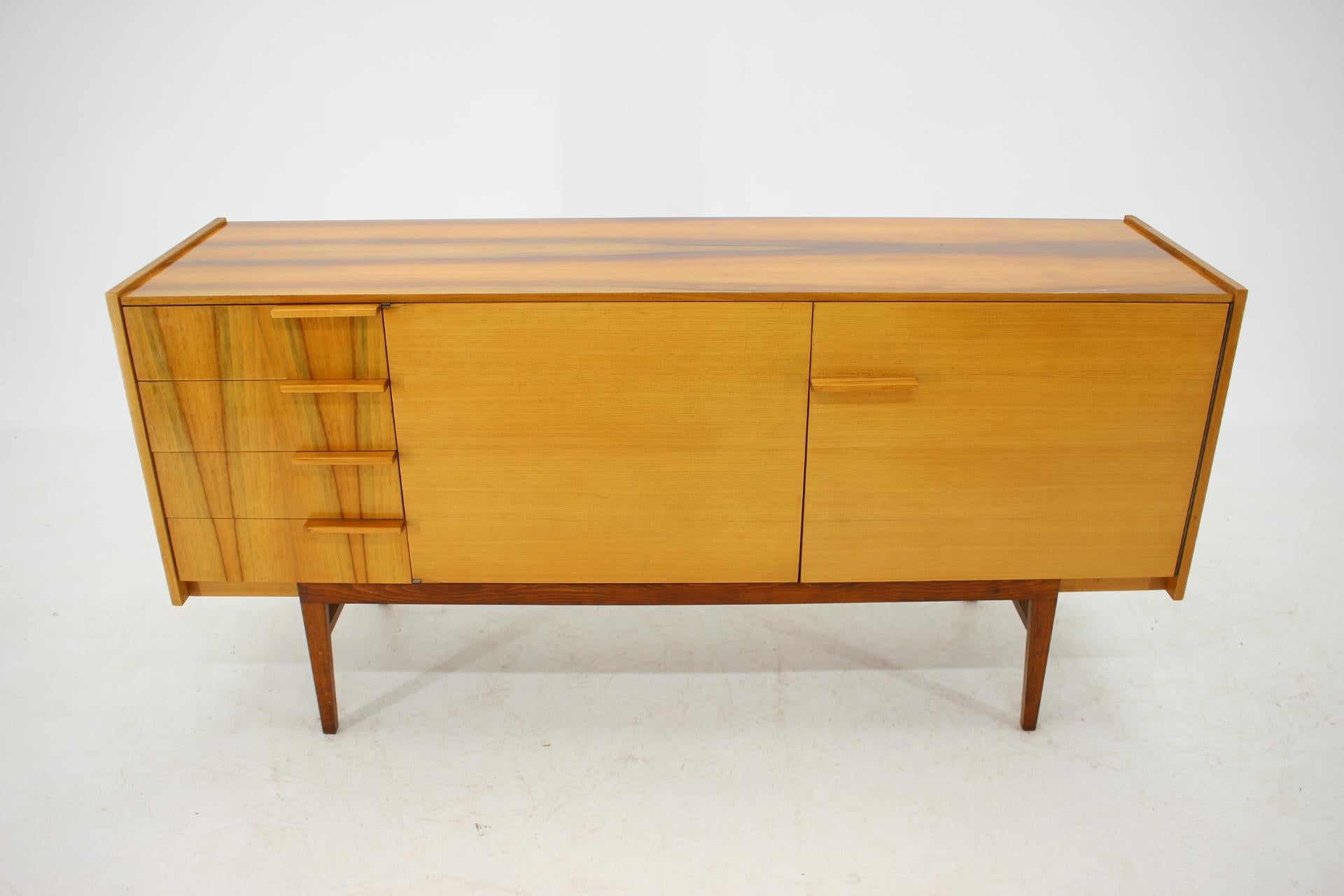 - 1960s
- Designer: František Mezulánik
- Maker: UP Závody (marked by paper label)
- Perfect original condition, refreshed
- Veneered back, suitable also in the middle of room.