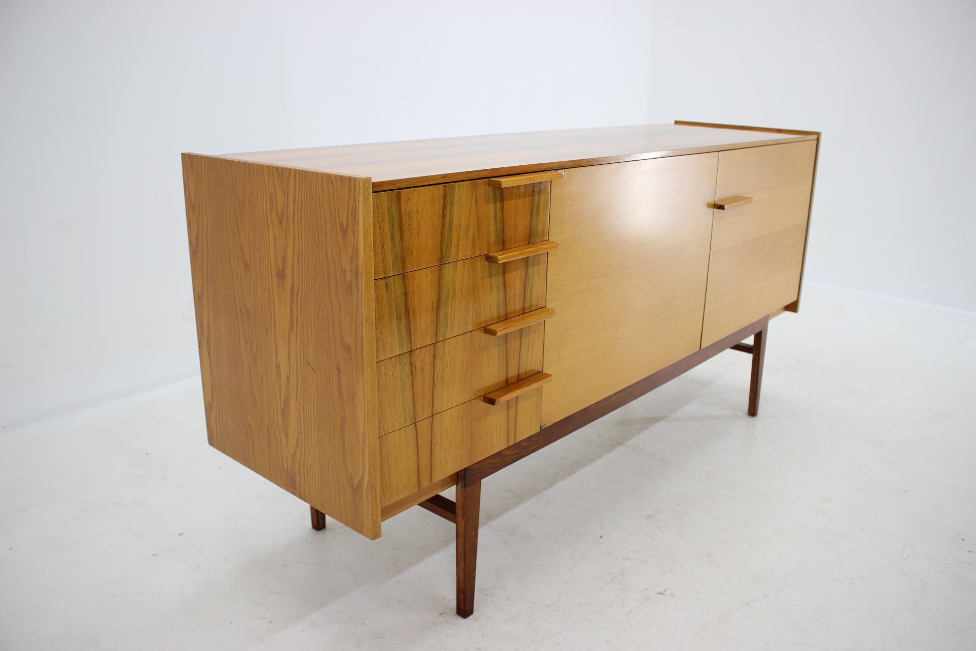 Elegant Chest of Drawers / Commode by František Mezulánik, 1960s In Good Condition In Praha, CZ