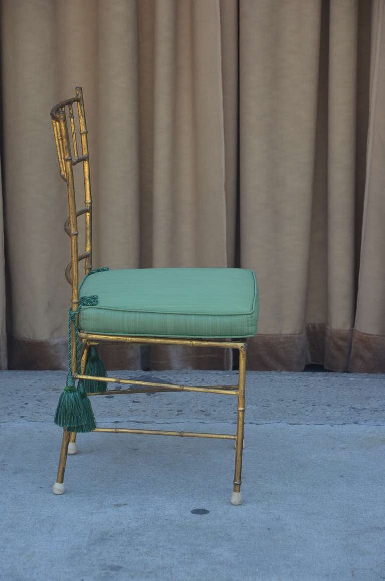 Elegant Chiavari Side Chair In Good Condition In Los Angeles, CA