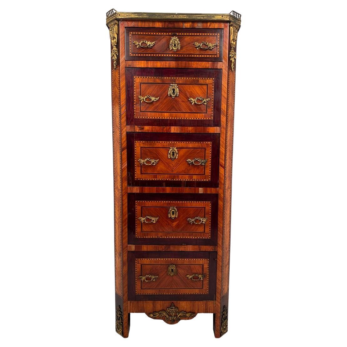 Desserte de style Louis XVI à trois plateaux, vers 1900 For Sale at 1stDibs