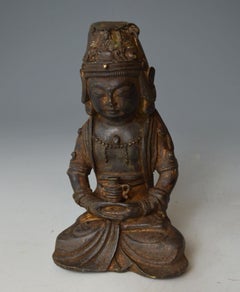 Elegant Chinese Bronze Buddha circa 18th Century or Earlier 中国古董