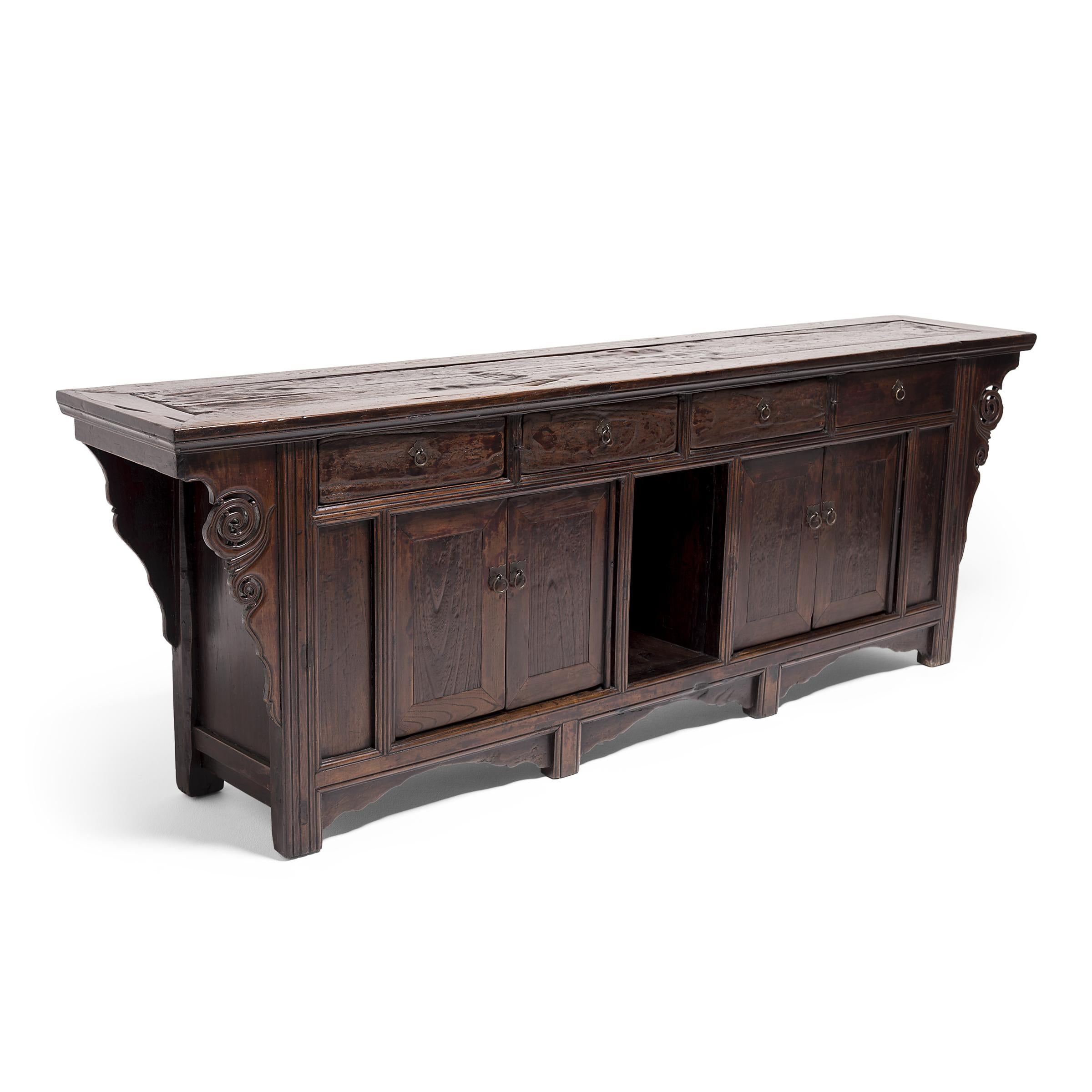 Elegant Chinese Coffer Sideboard, c. 1850 In Good Condition In Chicago, IL