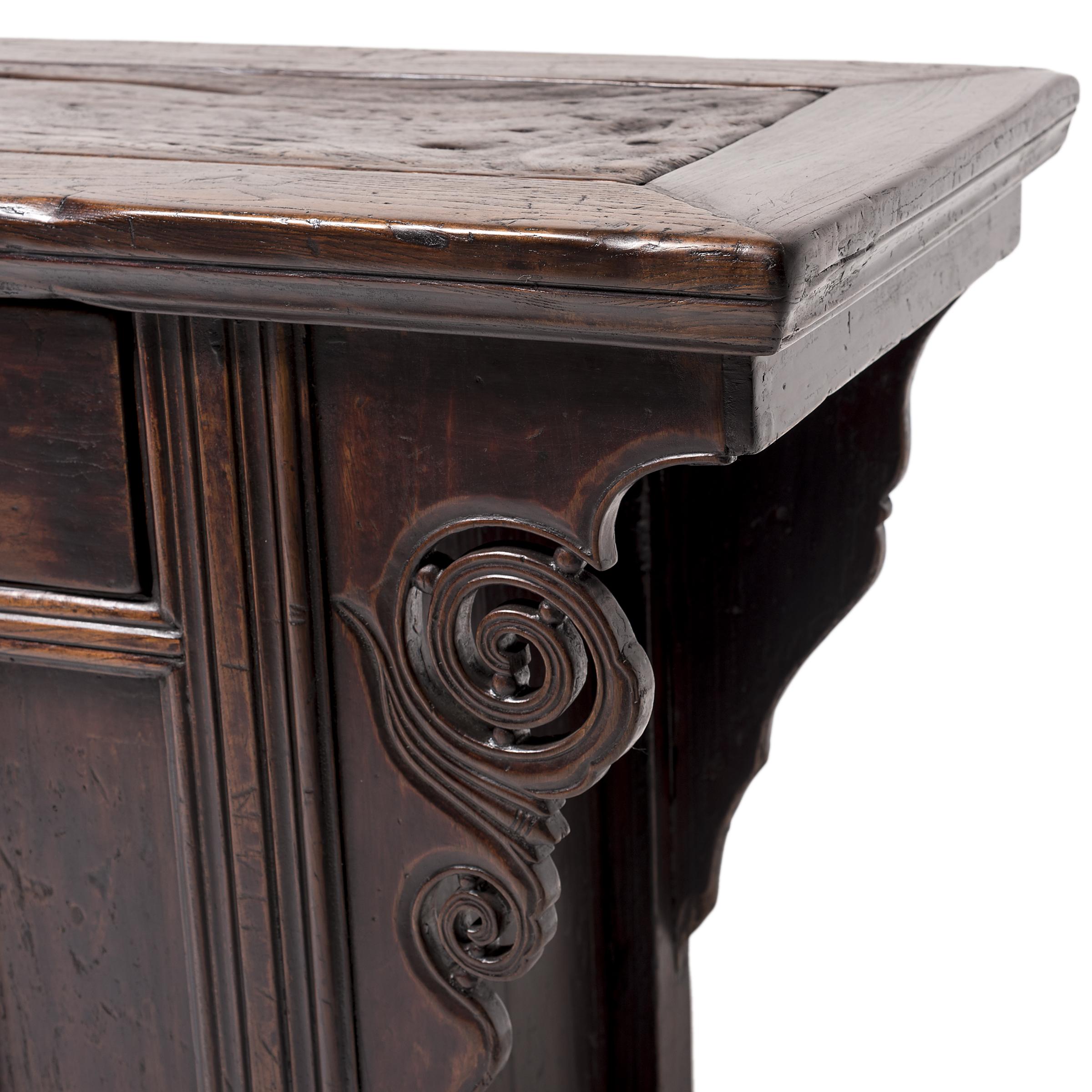 Walnut Elegant Chinese Coffer Sideboard, c. 1850