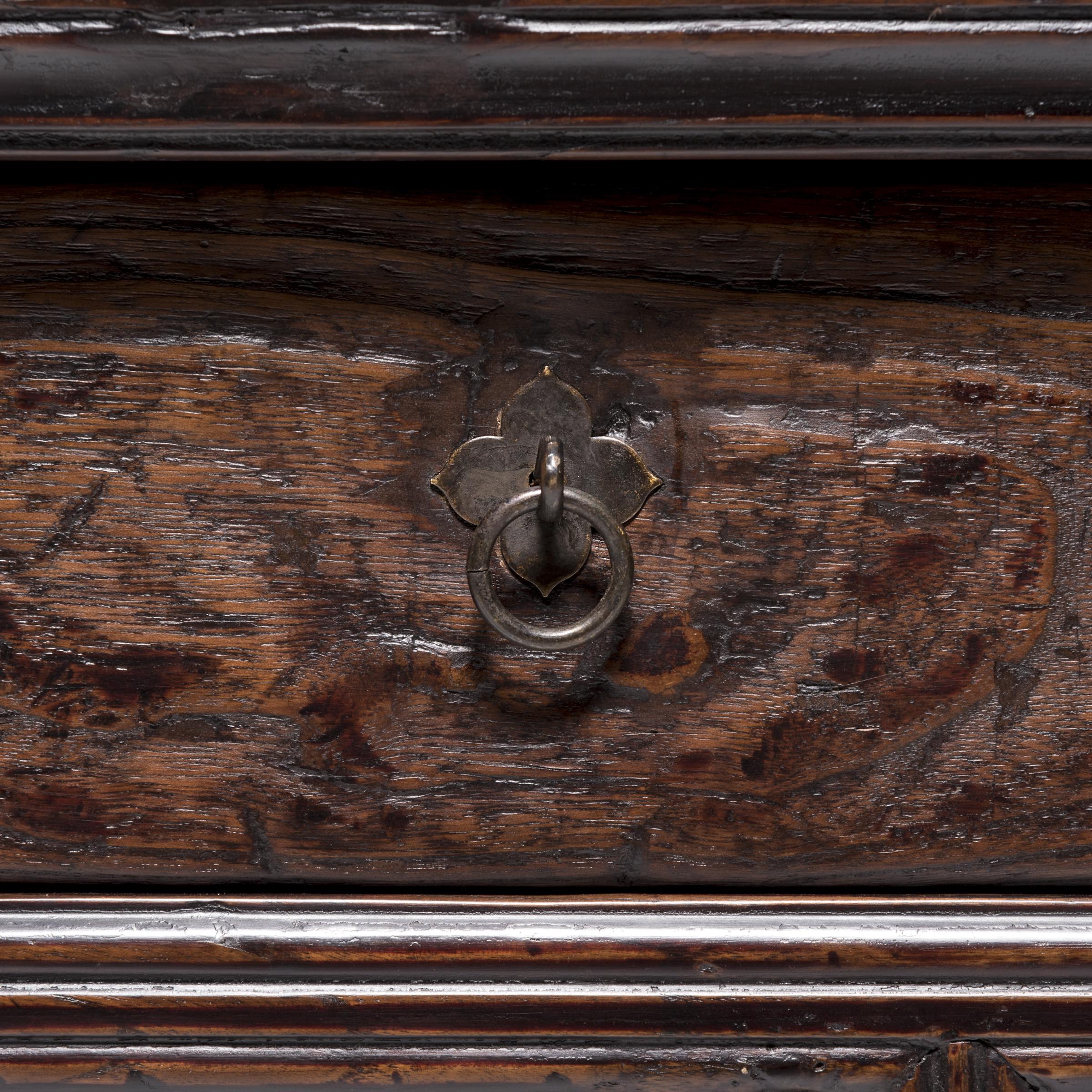Elegant Chinese Coffer Sideboard, c. 1850 1