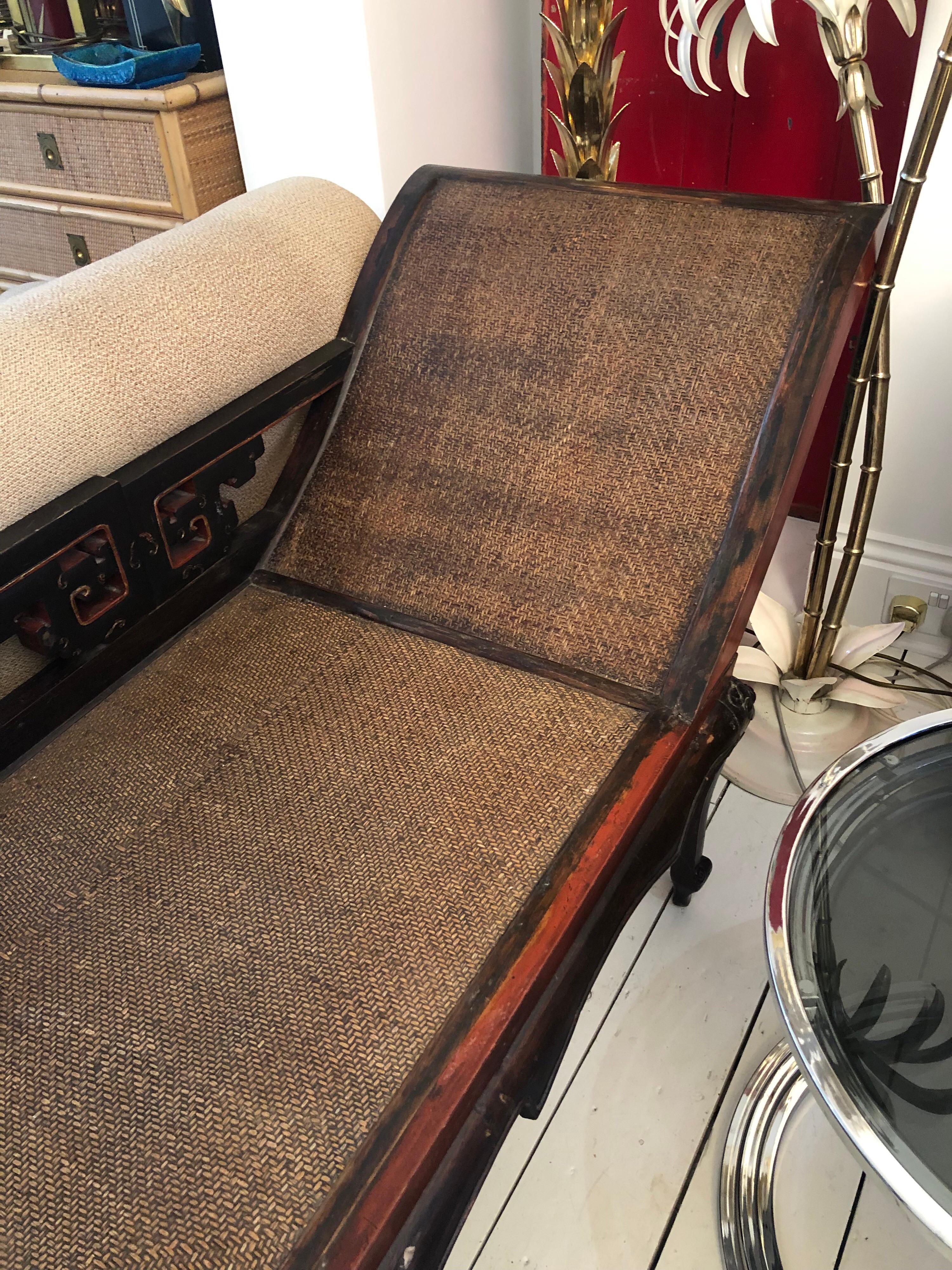 20th Century Elegant Chinese Hardwood And Rattan Antique Daybed Boho Hollywood Regency For Sale