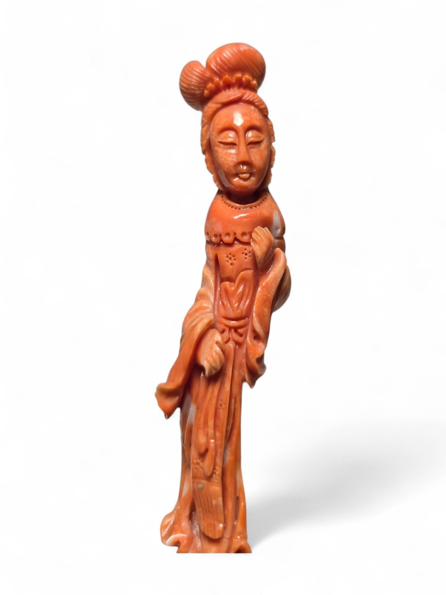 Elegant Chinese Lady Sculpture in Red Coral For Sale 14