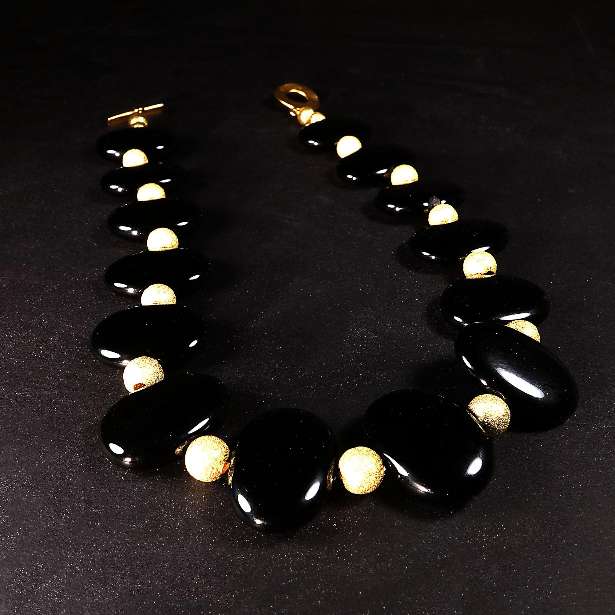 Elegant Choker Necklace of Black Onyx with Gold Accents In New Condition In Raleigh, NC