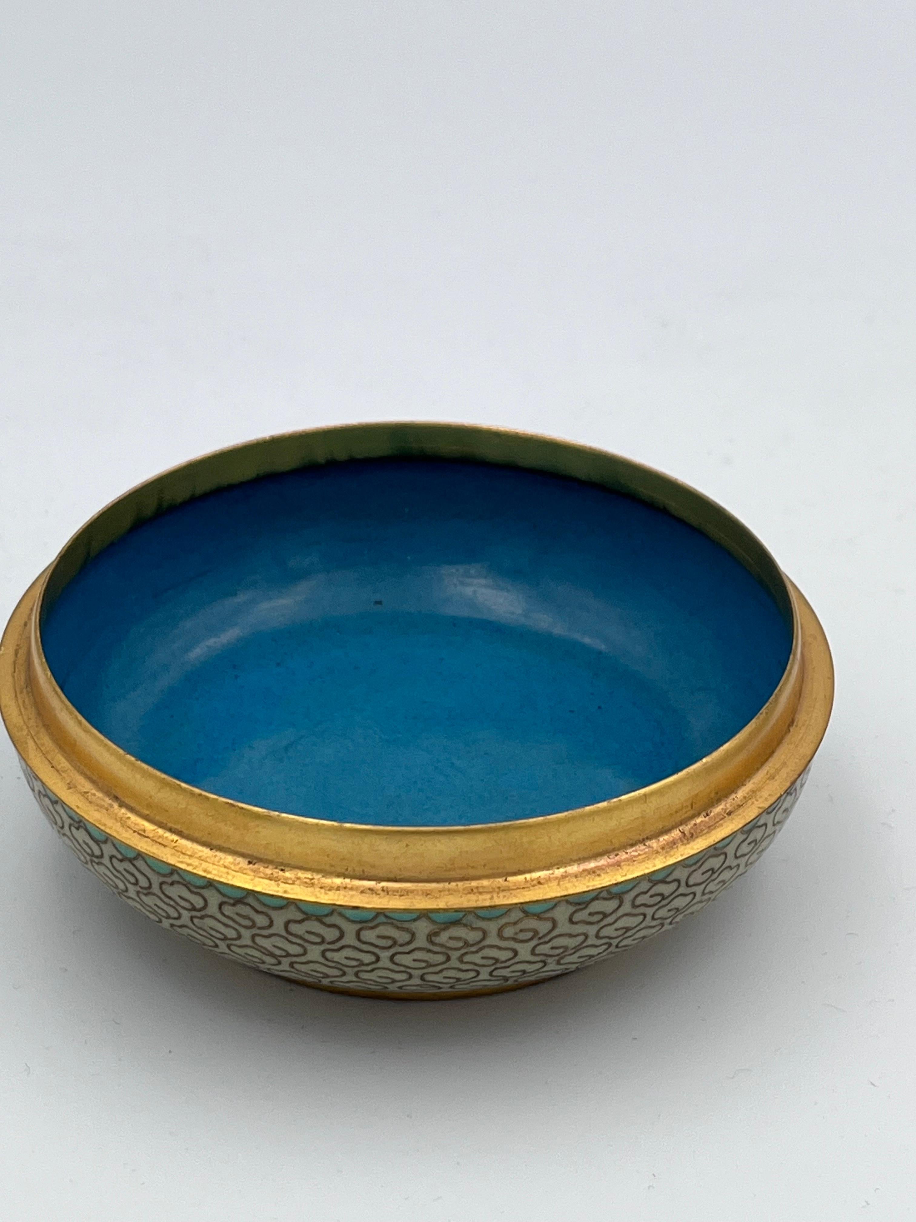 Elegante Joyero Cloisonné Flor de Cerezo Esmaltado con Interior Teal en venta 7
