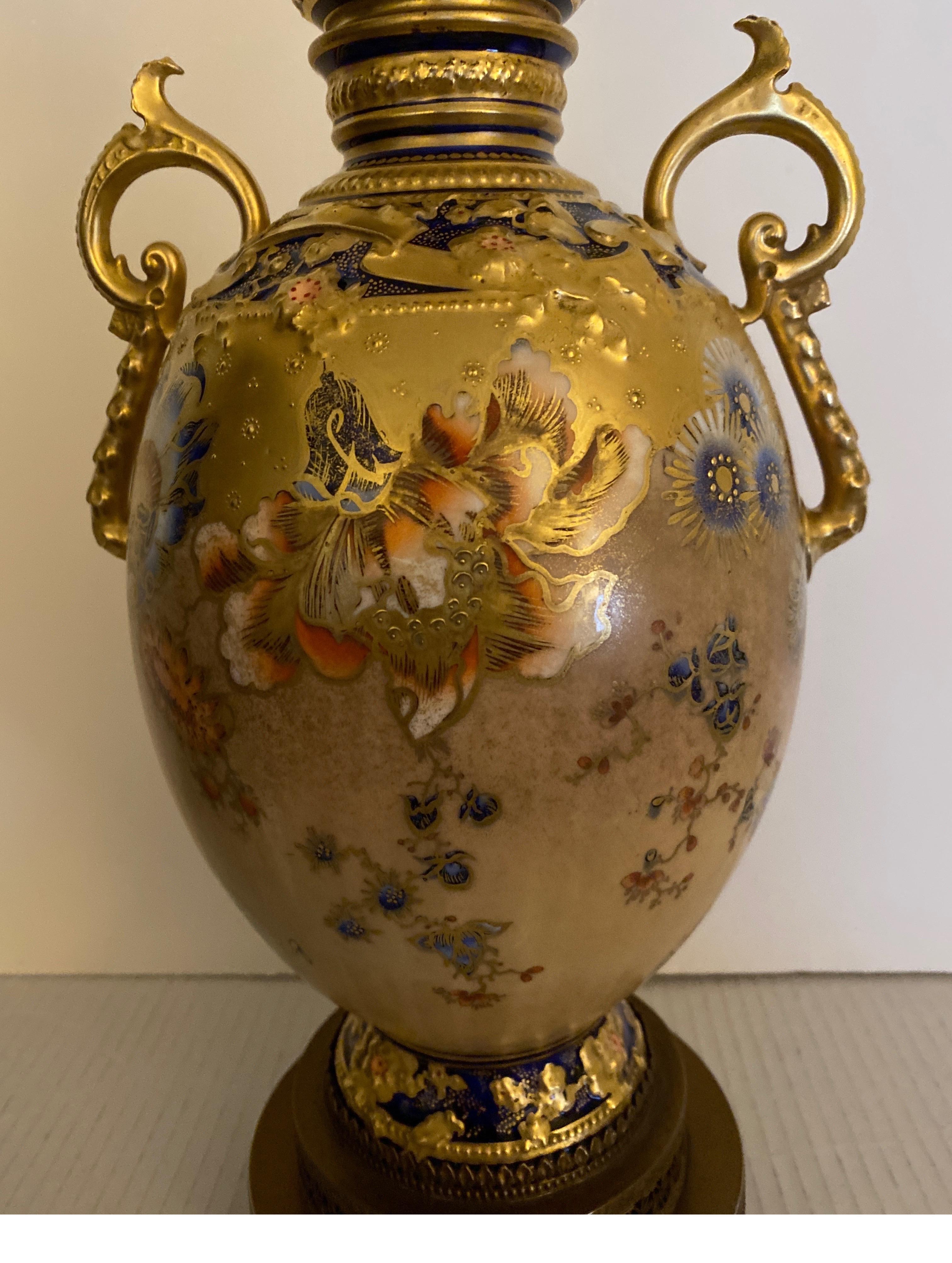 Élégante lampe Derby du 19ème siècle incrustée de cobalt et d'or, Royal Crown en vente 4