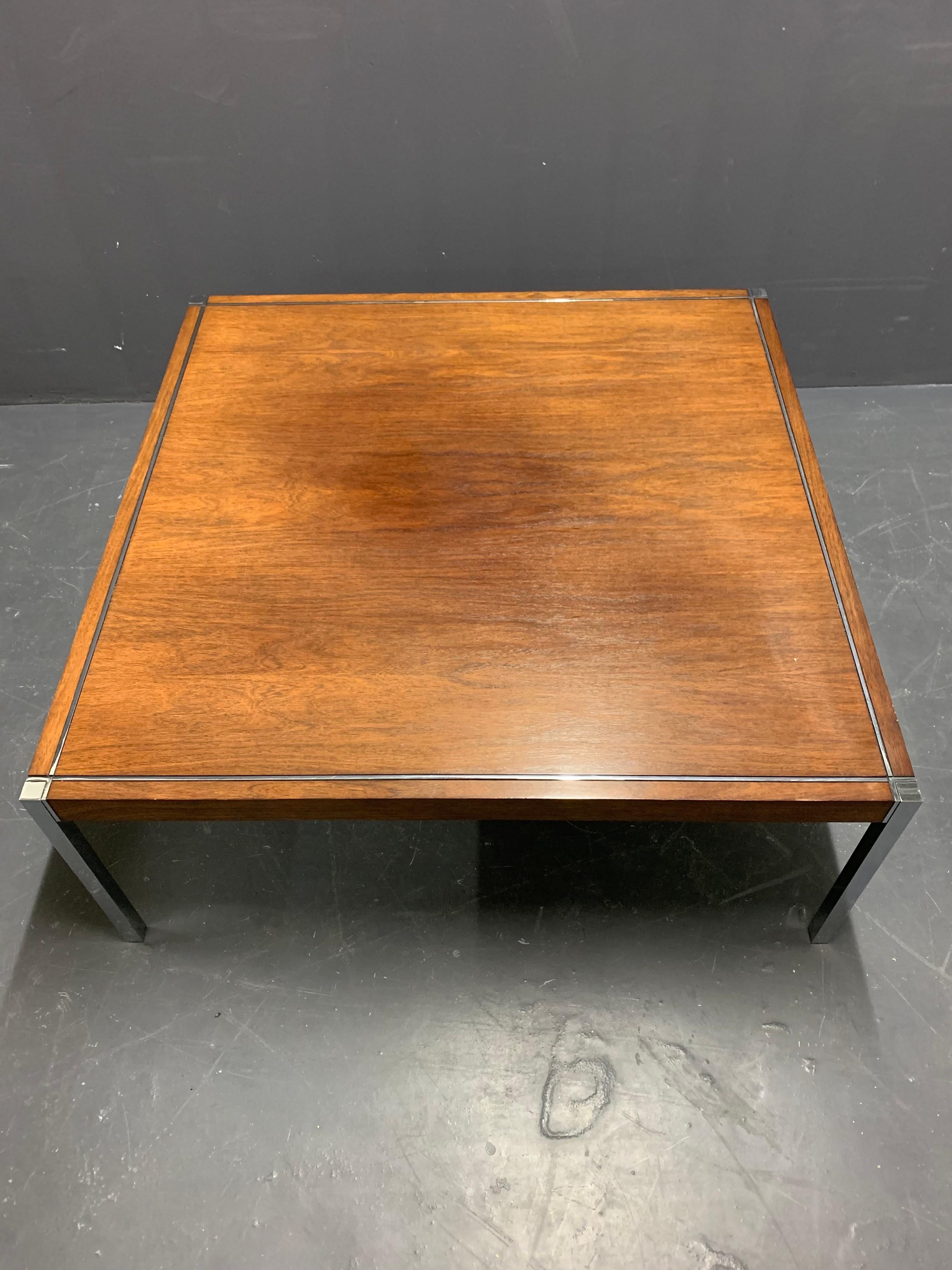 Fine XX secolo tavolino Eleg di knoll international in vendita