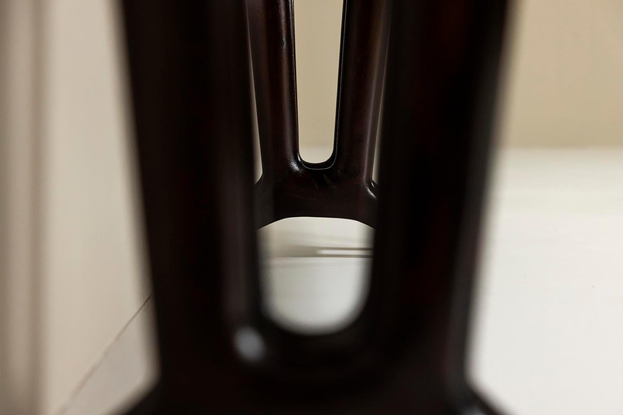 Elegante Konsole im Stil von Parisi, furniert aus Mahagoni mit Messing, Italien 4