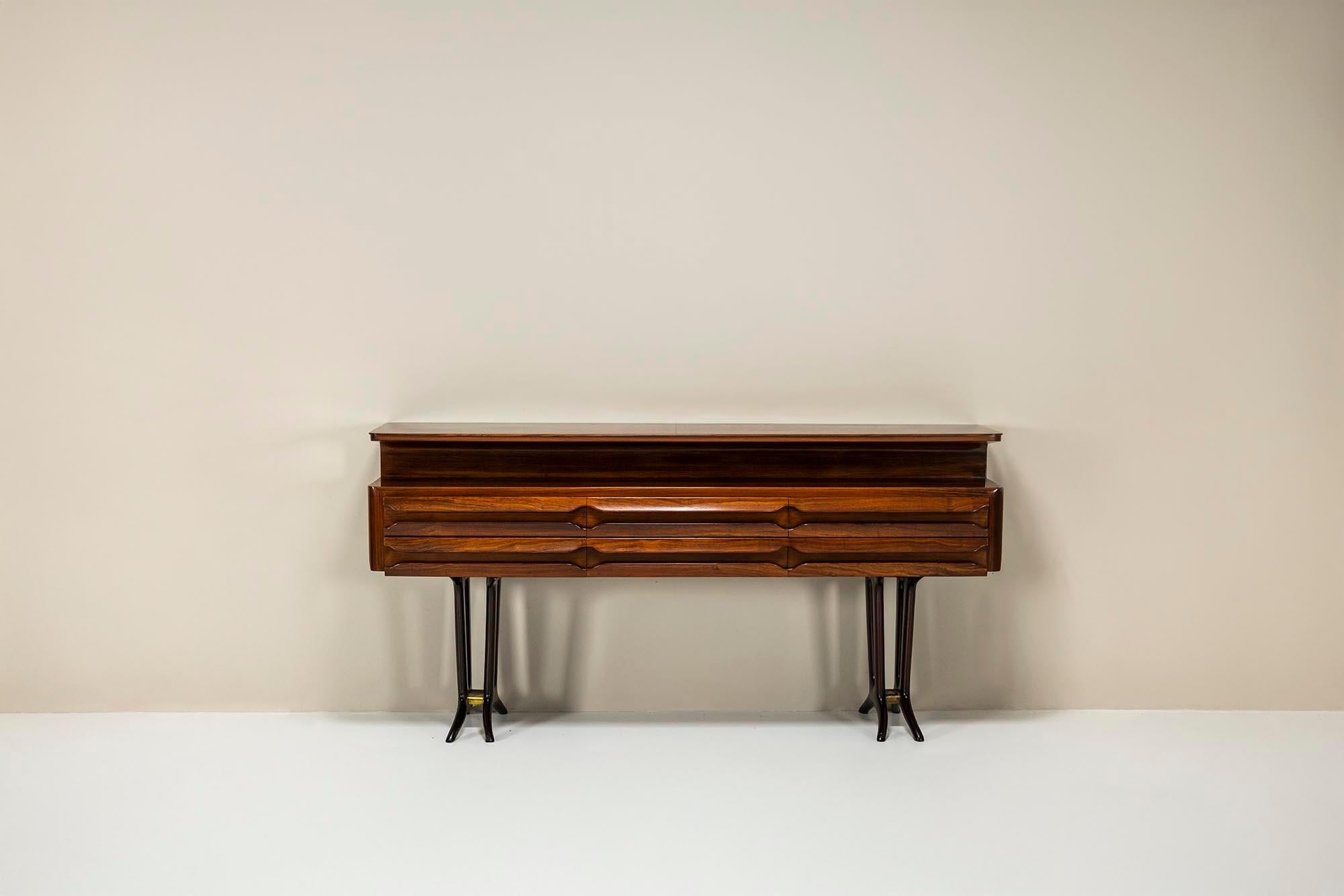 Elegante Konsole im Stil von Parisi, furniert aus Mahagoni mit Messing, Italien (Moderne der Mitte des Jahrhunderts)