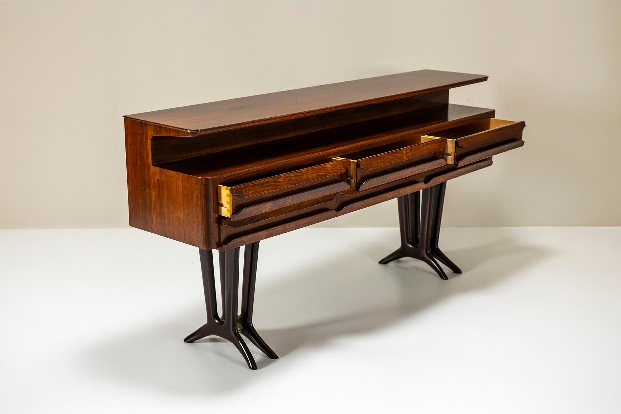 Elegante Konsole im Stil von Parisi, furniert aus Mahagoni mit Messing, Italien (Mitte des 20. Jahrhunderts)