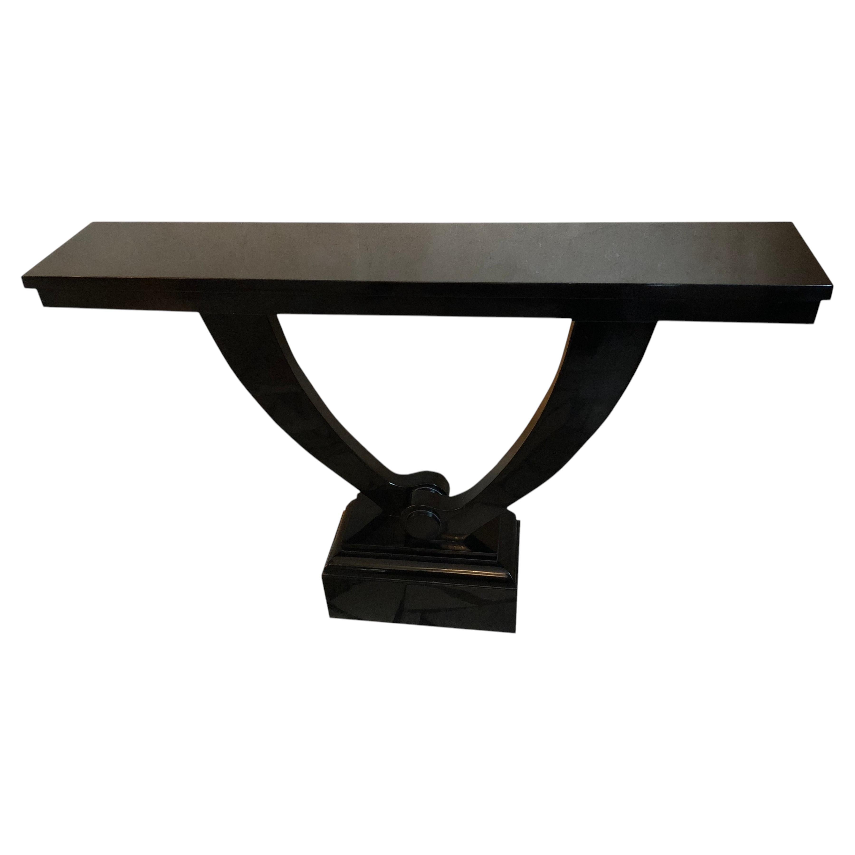 Elegant Console Style Art Deco in Wood and Polyurethanic Lacquer, French 1930 For Sale