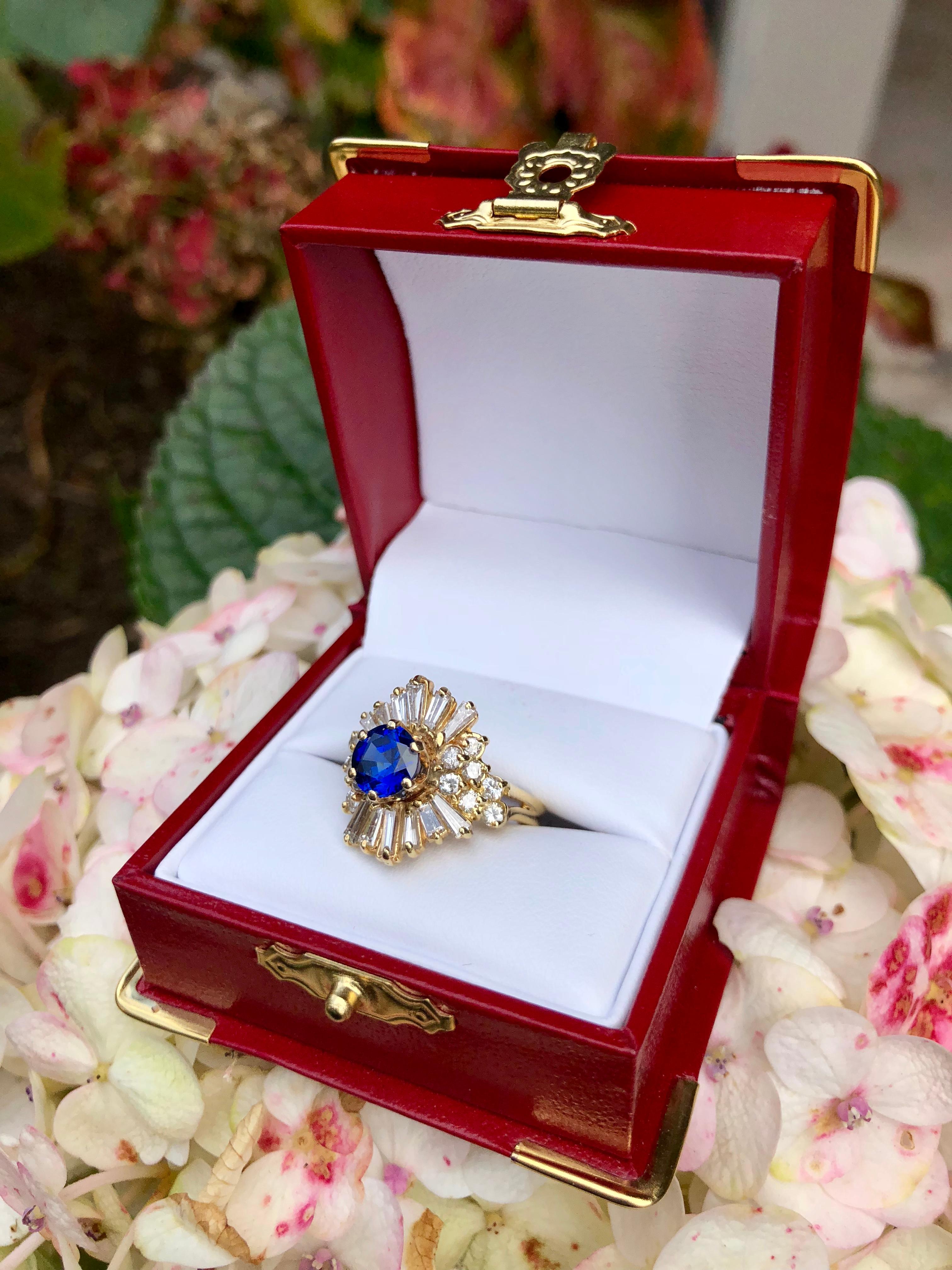 Contemporary Elegant Cornflower Blue Sapphire Diamond Baguette Ballerina Yellow Gold Ring