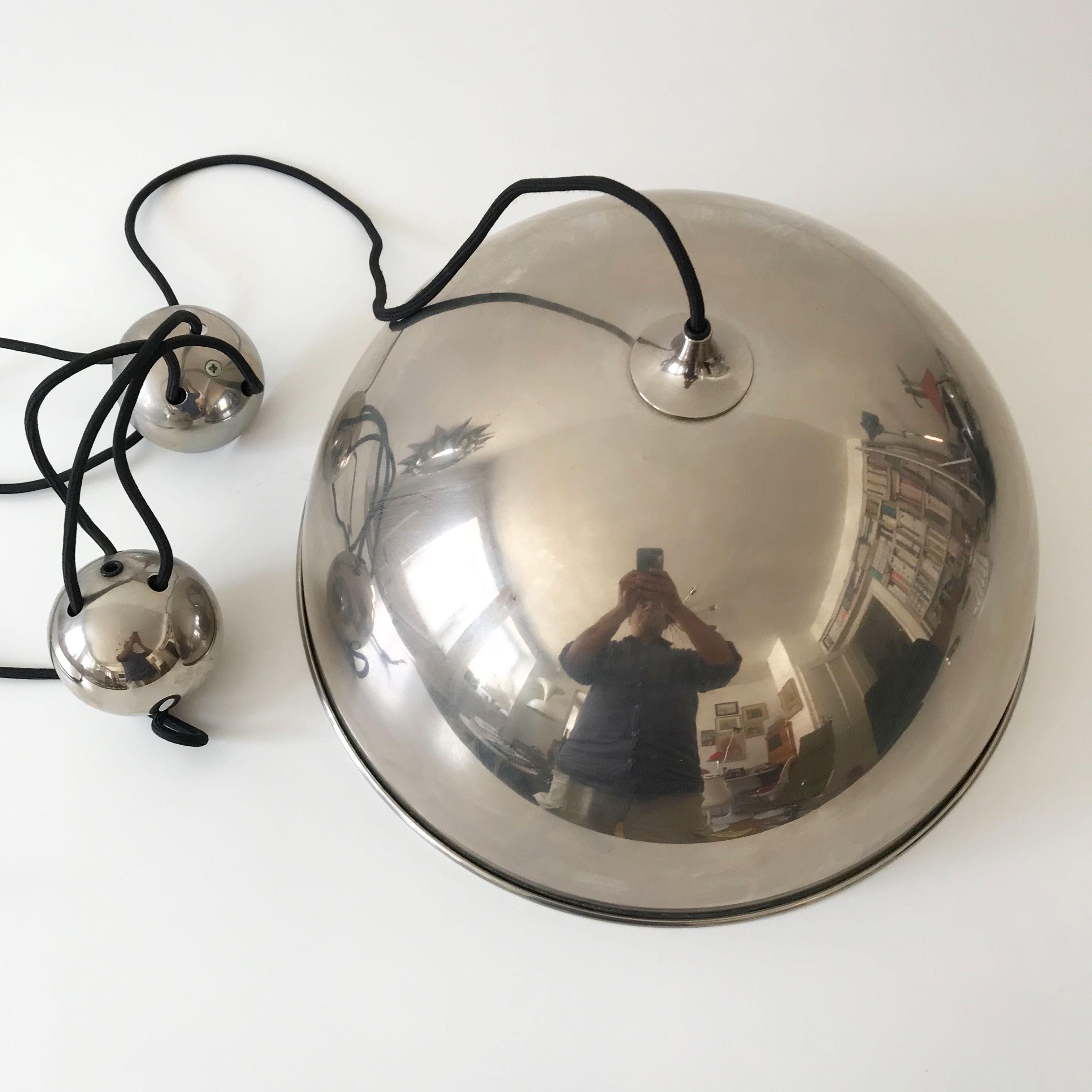 Elegante lampada a sospensione a contrappeso di Florian Schulz Germania anni '80 in vendita 9