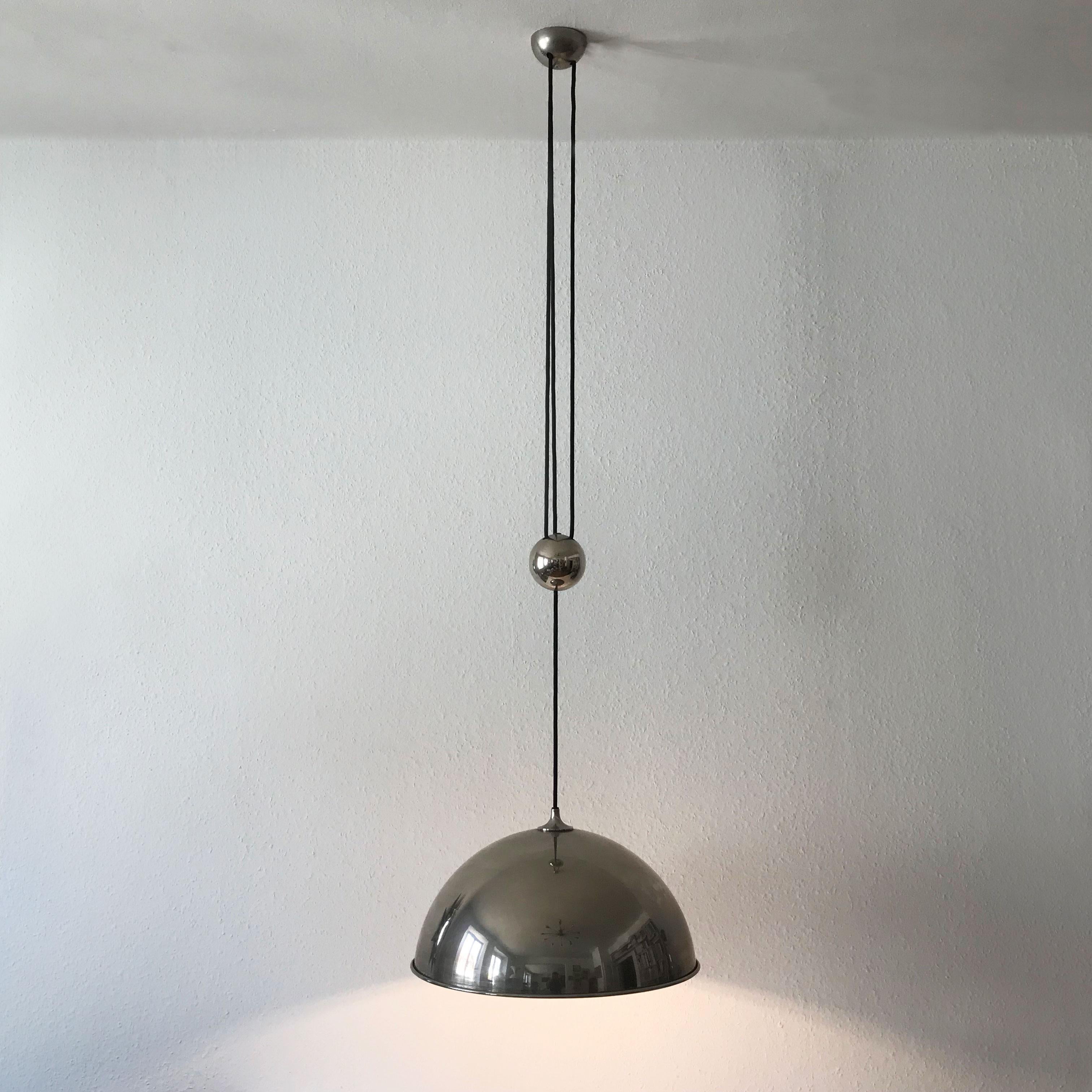 Mid-Century Modern Elegant Counter Balance Pendant Lamp by Florian Schulz Germany 1980s For Sale