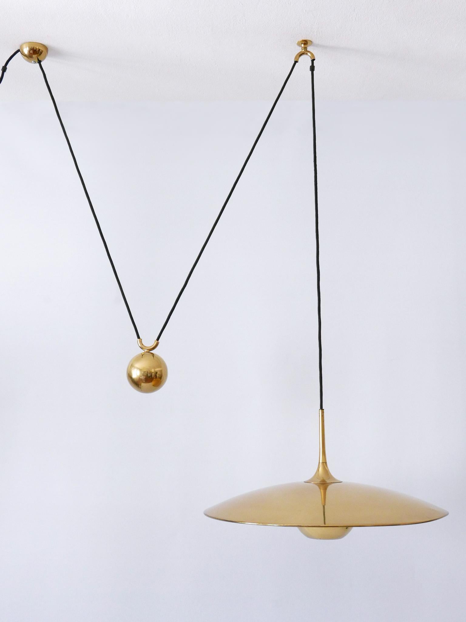 Late 20th Century Elegant Counterweight Brass Pendant Lamp 'Onos 55' by Florian Schulz 1970s