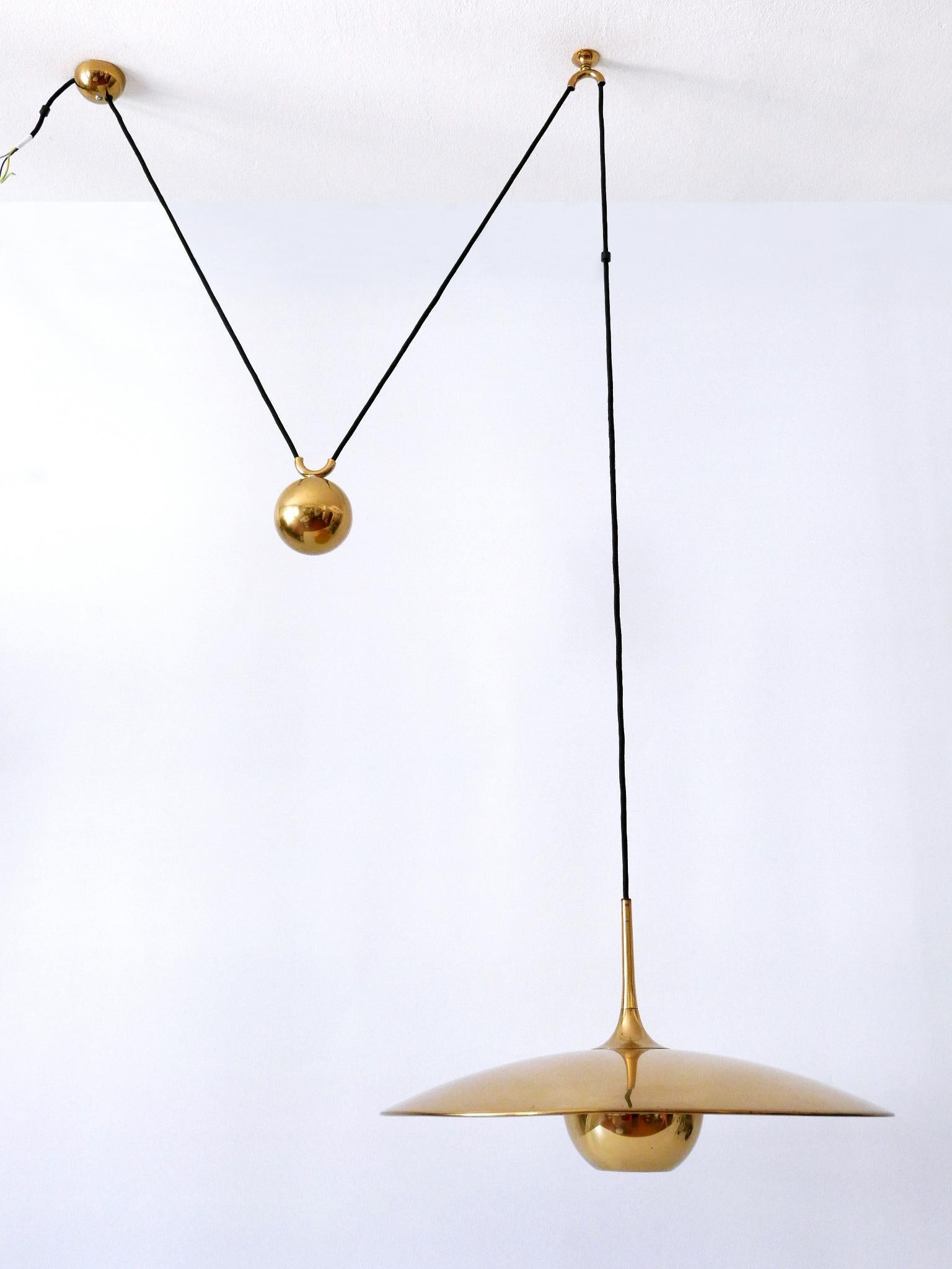 Elegant Counterweight Brass Pendant Lamp 'Onos 55' by Florian Schulz 1970s 1