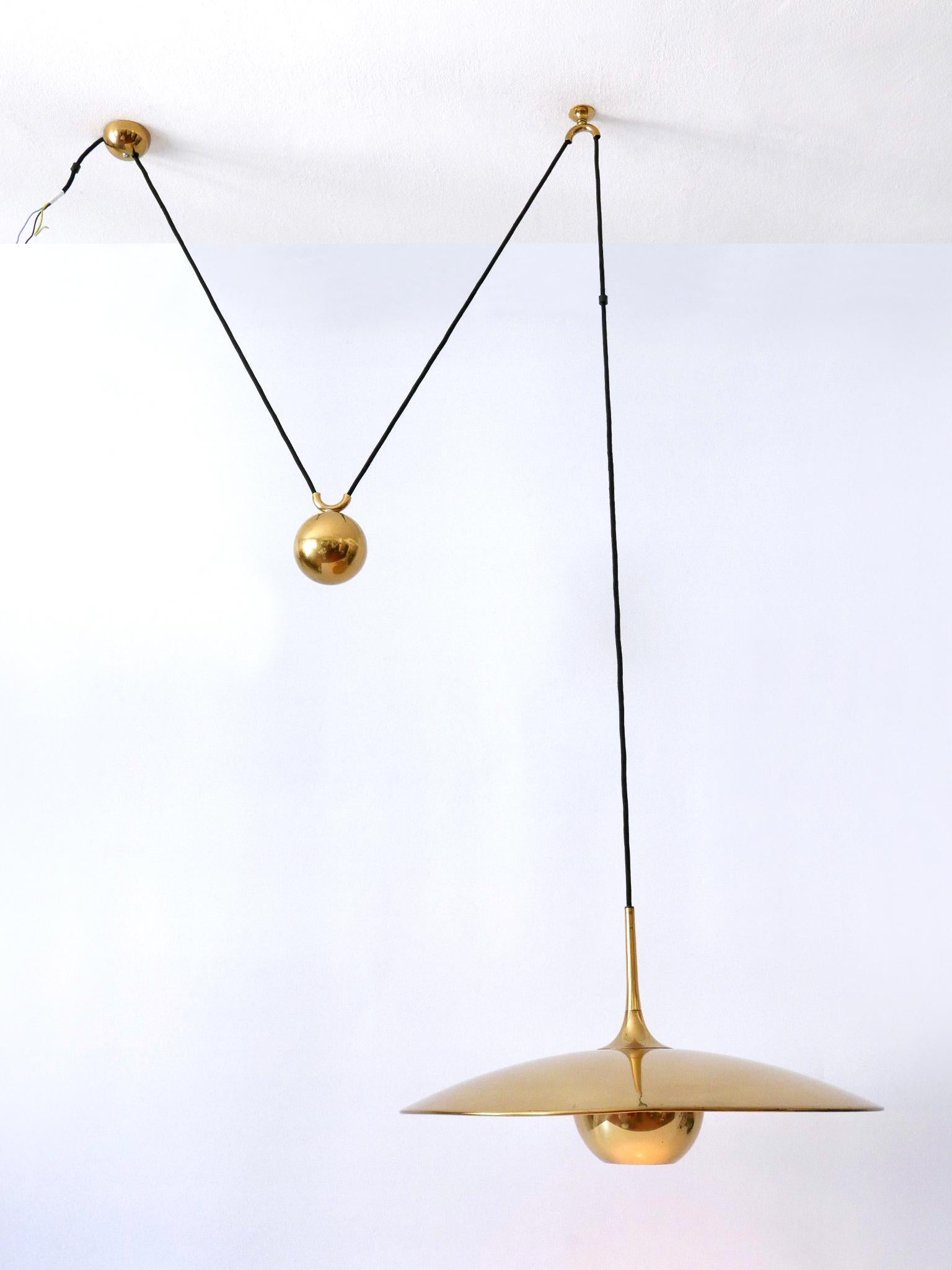 Elegant Counterweight Brass Pendant Lamp 'Onos 55' by Florian Schulz 1970s 2