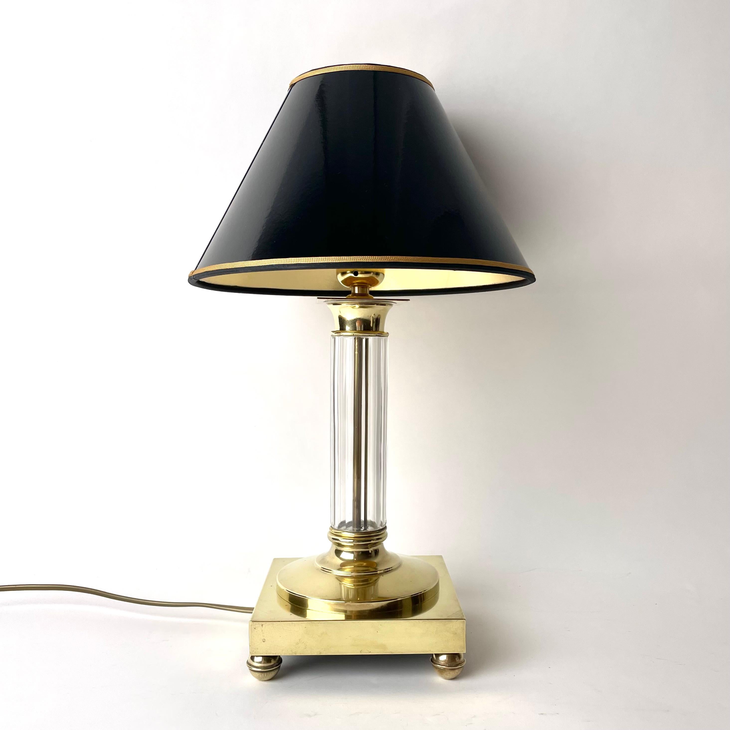 European Elegant Crystal and Brass Table Lamp, Early 20th Century For Sale