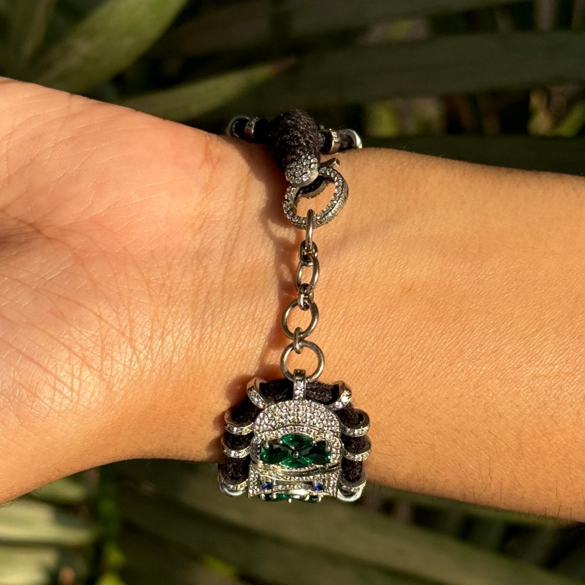 Femenino o masculino Elegante pulsera retro de hilo de macramé con circonitas cúbicas para regalar el Día de la Madre en venta