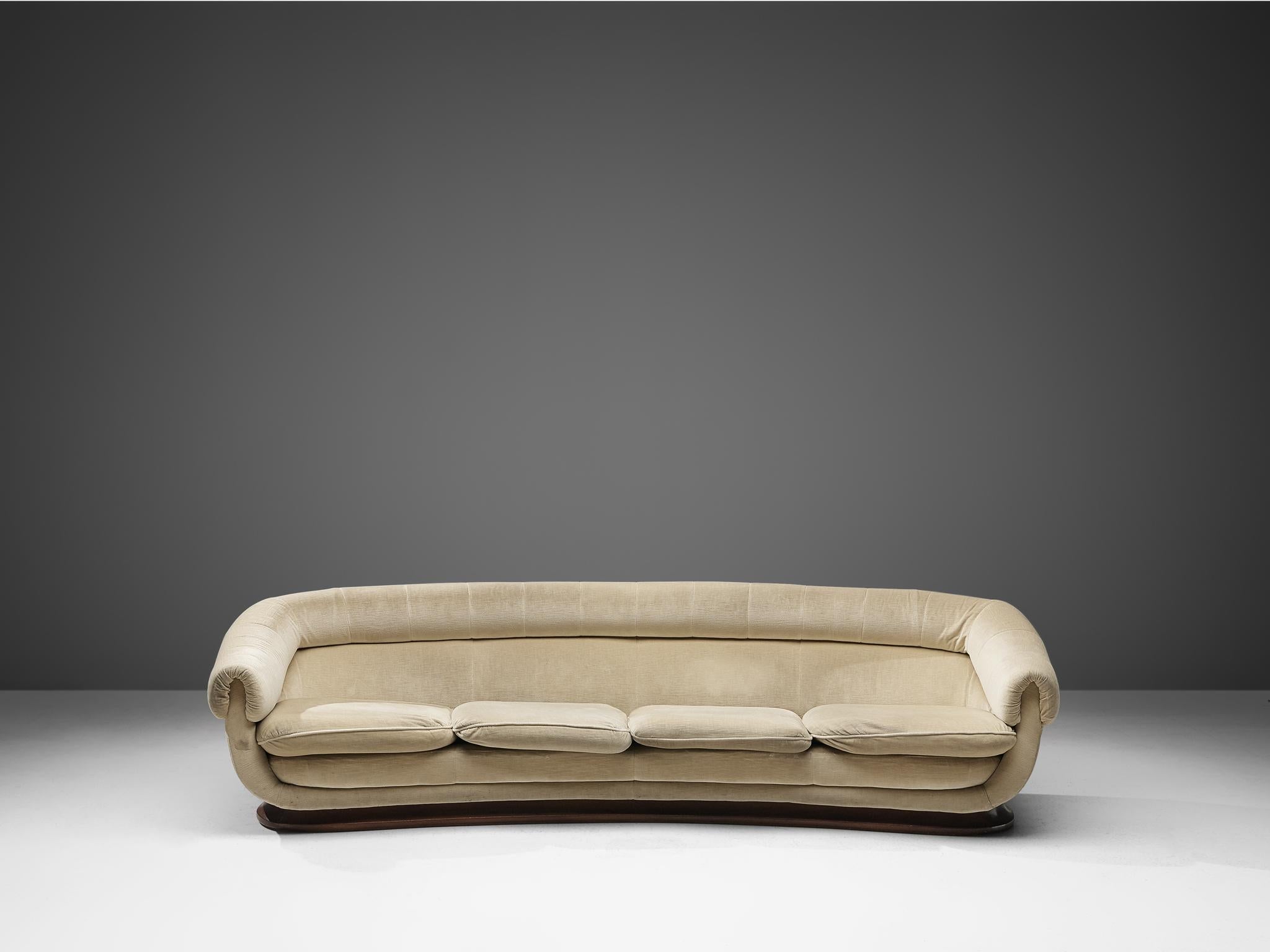 Italienisches Art Deco Sofa mit geschwungener Form aus beigem Samt im Zustand „Gut“ im Angebot in Waalwijk, NL