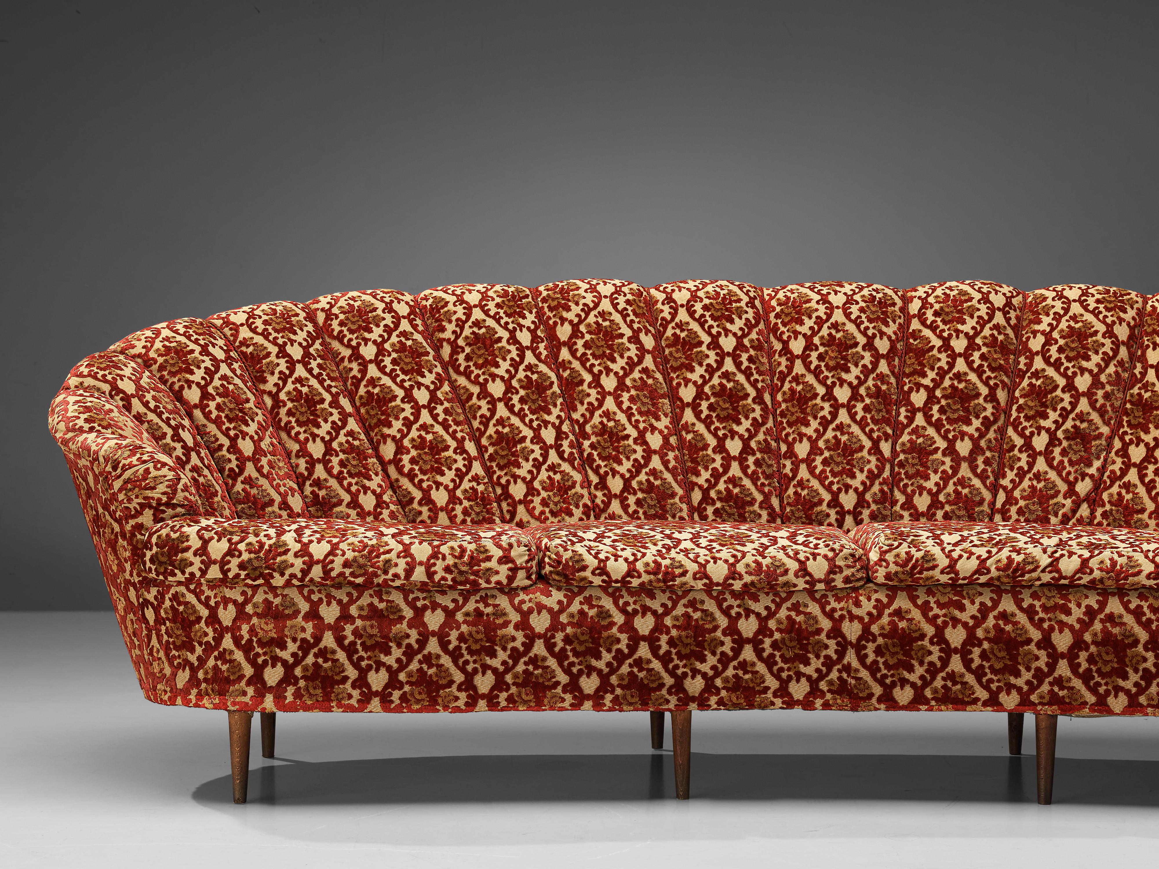 Mid-Century Modern Elégant canapé quatre places incurvé en tissu floral en vente