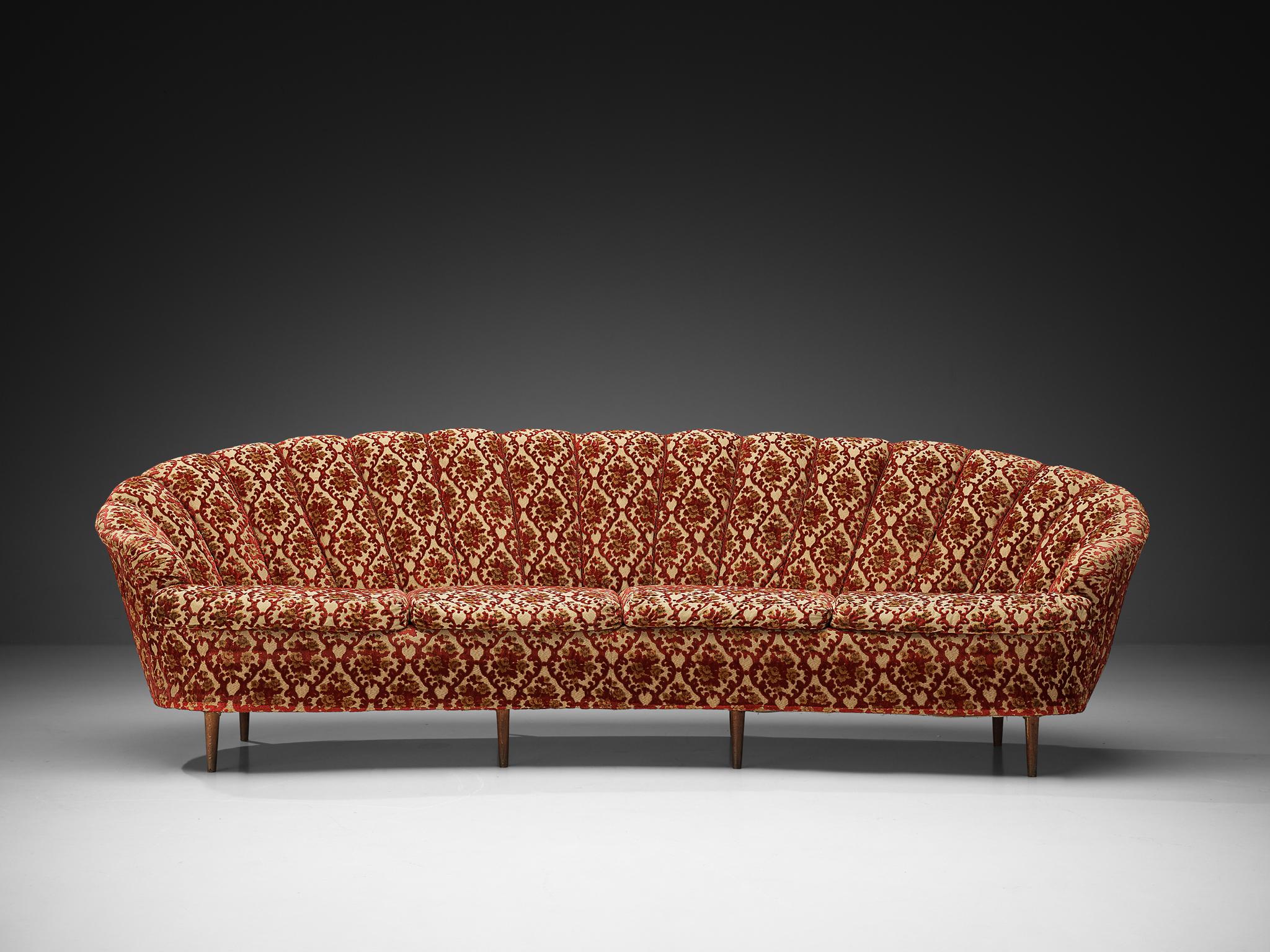 Mid-Century moderno Elegante divano curvo a quattro posti con tappezzeria floreale in vendita