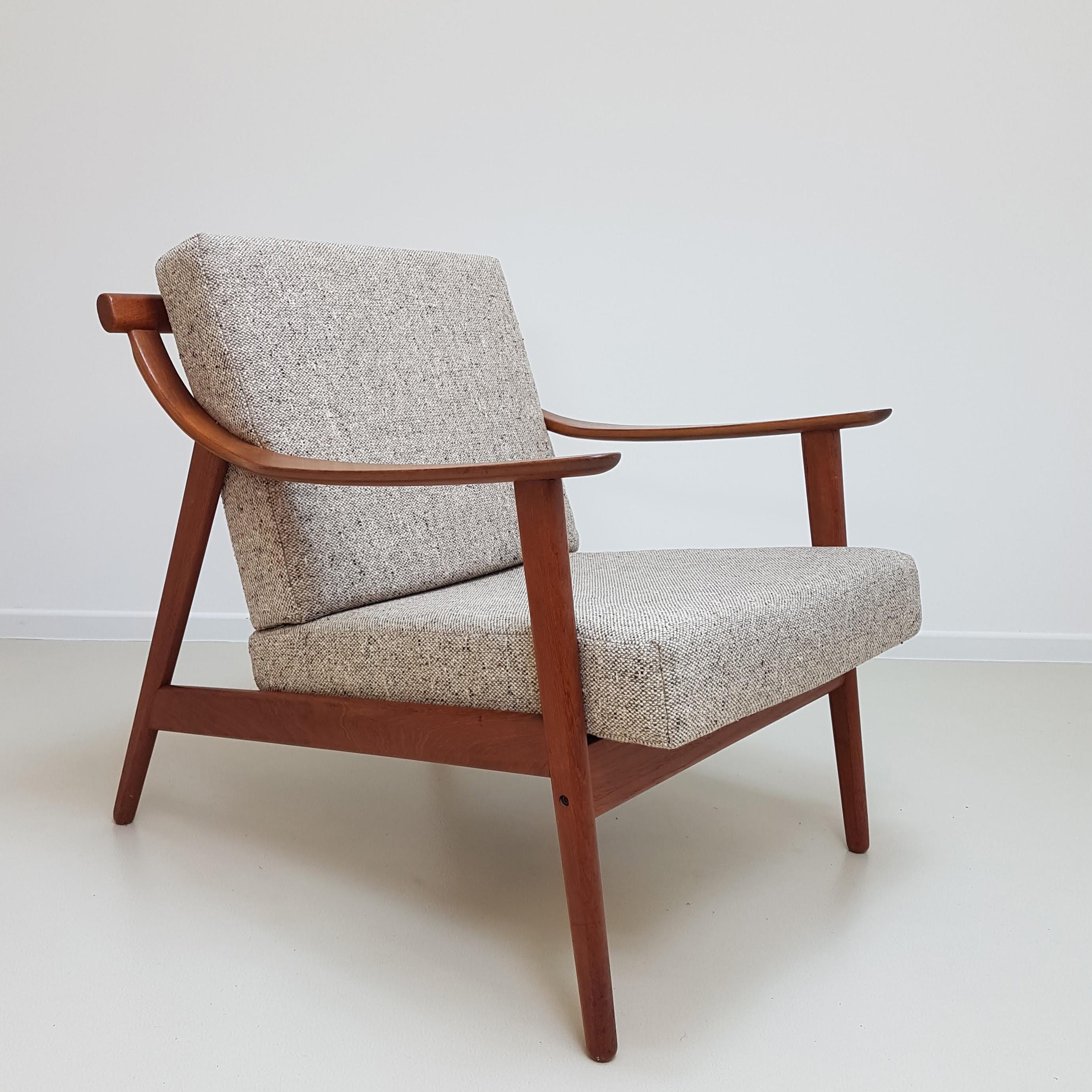 Fauteuil danois élégant et personnalisé en velours Lelievre, années 1960 en vente 5