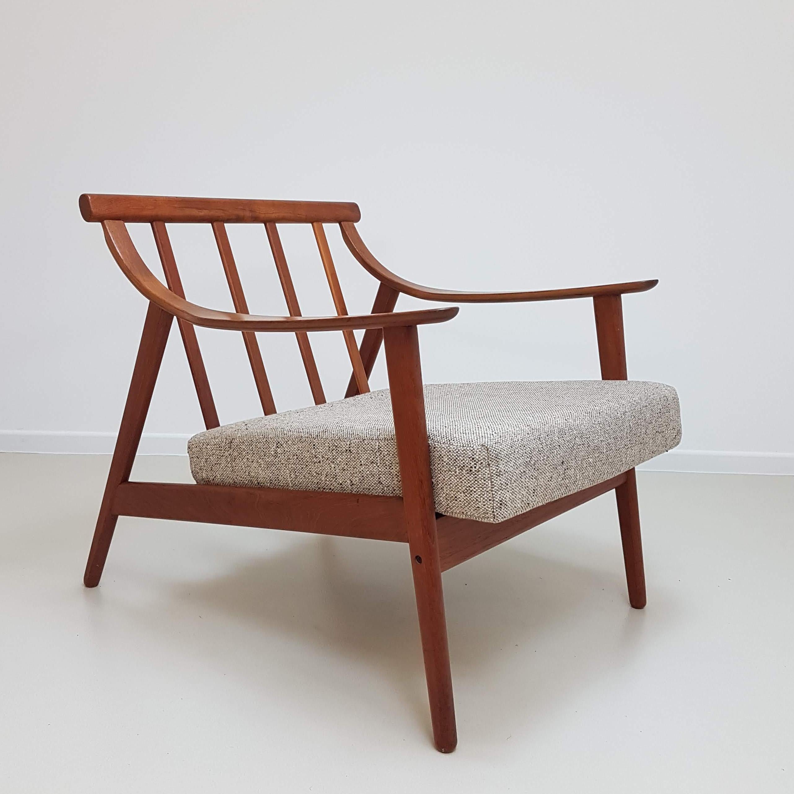 Elegant Customized Danish Easy Chair in Lelievre Velvet, 1960s For Sale 6