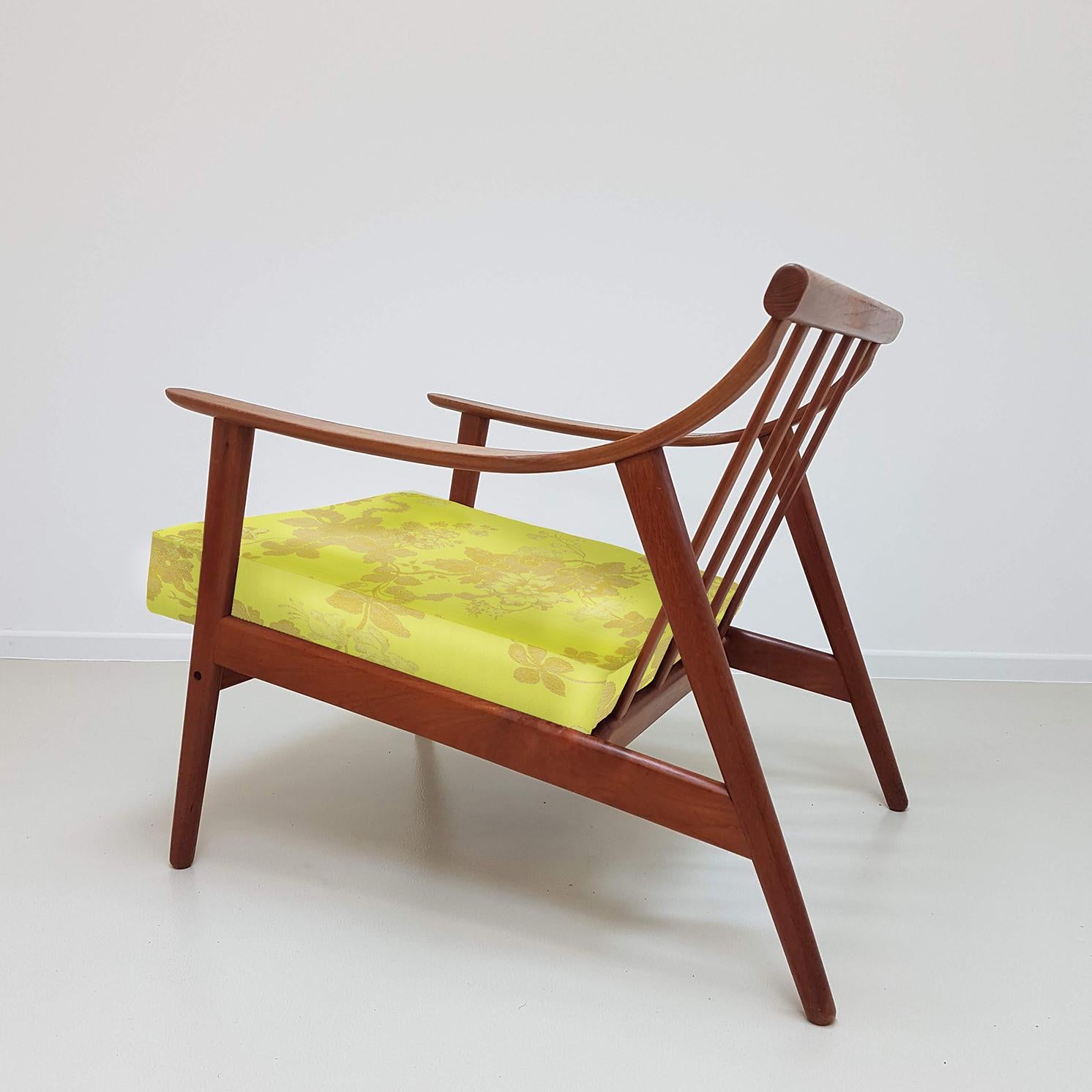 Elegant Customized Danish Easy Chair in Lelievre Velvet, 1960s For Sale 2