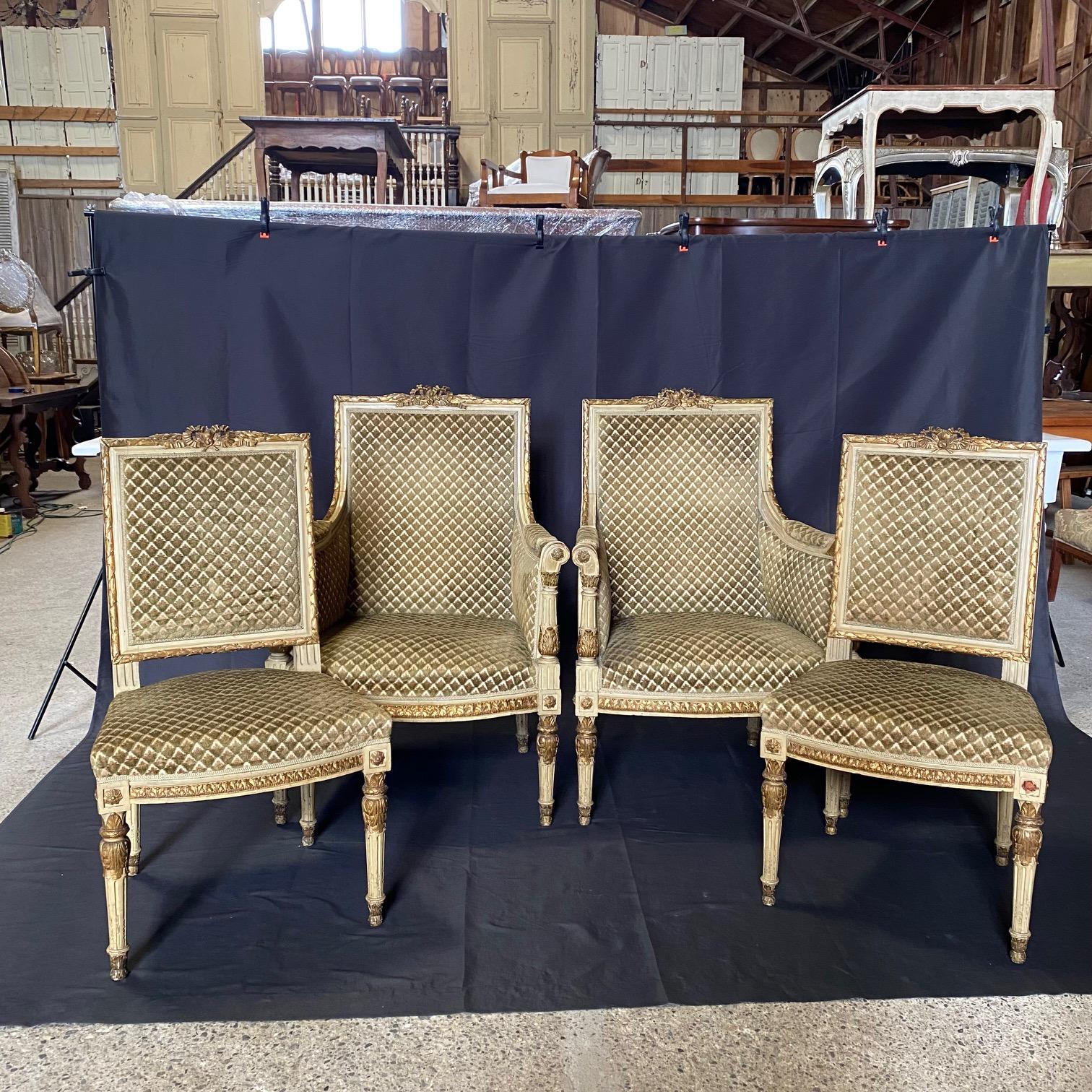 Elegance Sofa Loveseat français de style Louis XVI en velours découpé et peint et doré en vente 7